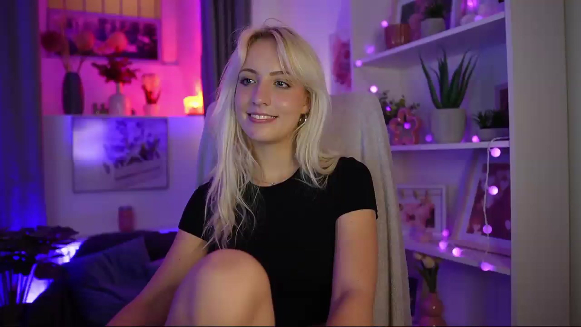 Gallery image thumbnail from Lucy_Cutie's myfreecams stream on, 08/03/2026, 22:42 image 5 of 20