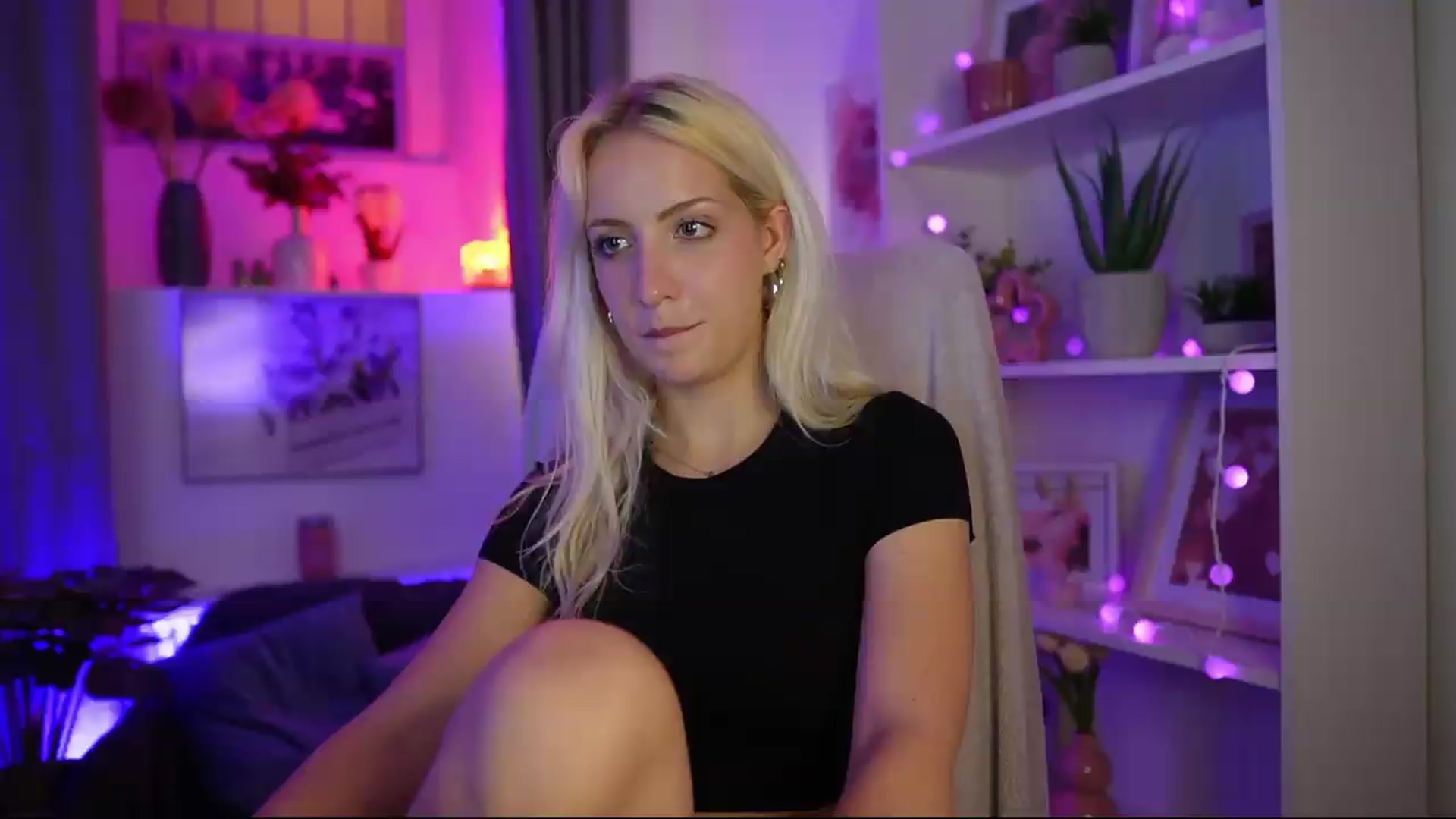 Gallery image thumbnail from Lucy_Cutie's myfreecams stream on, 08/03/2026, 22:42 image 20 of 20