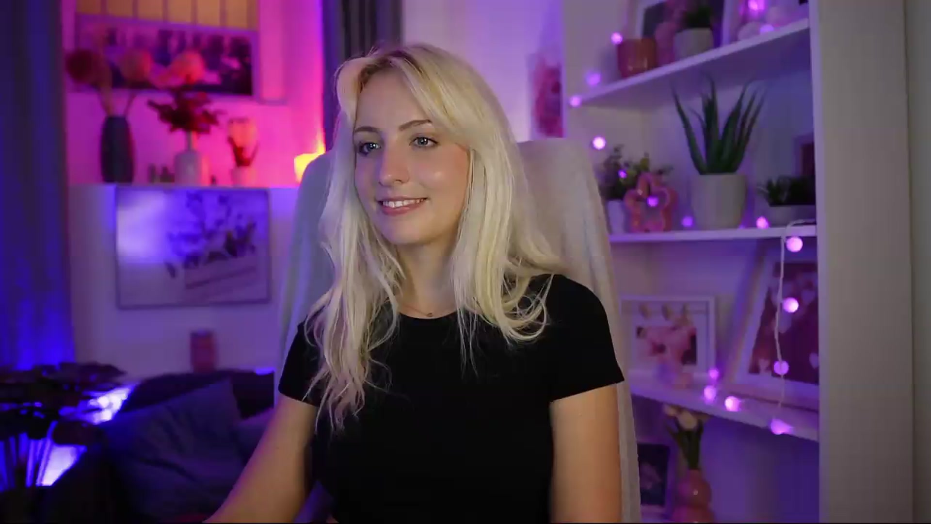 Gallery image thumbnail from Lucy_Cutie's myfreecams stream on, 08/03/2026, 22:42 image 2 of 20