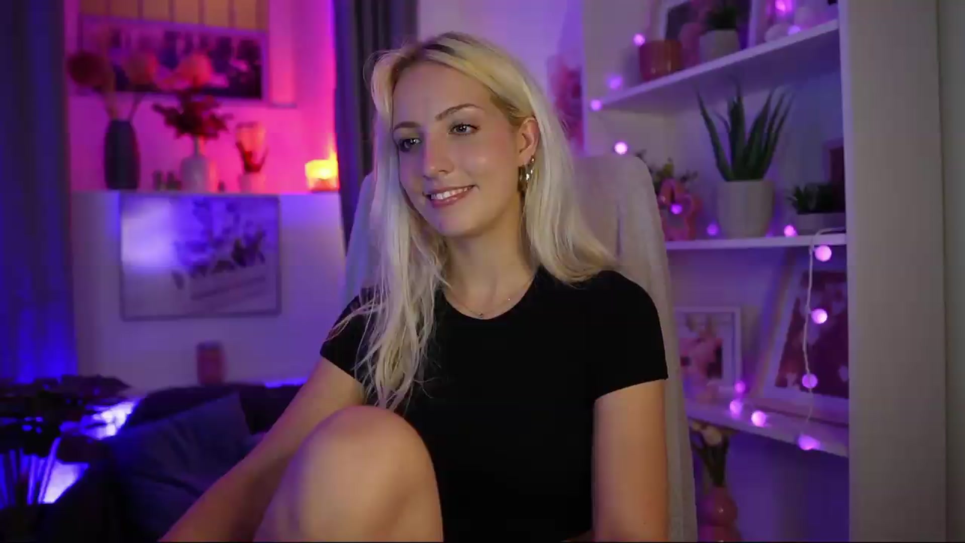 Gallery image thumbnail from Lucy_Cutie's myfreecams stream on, 08/03/2026, 22:42 image 19 of 20