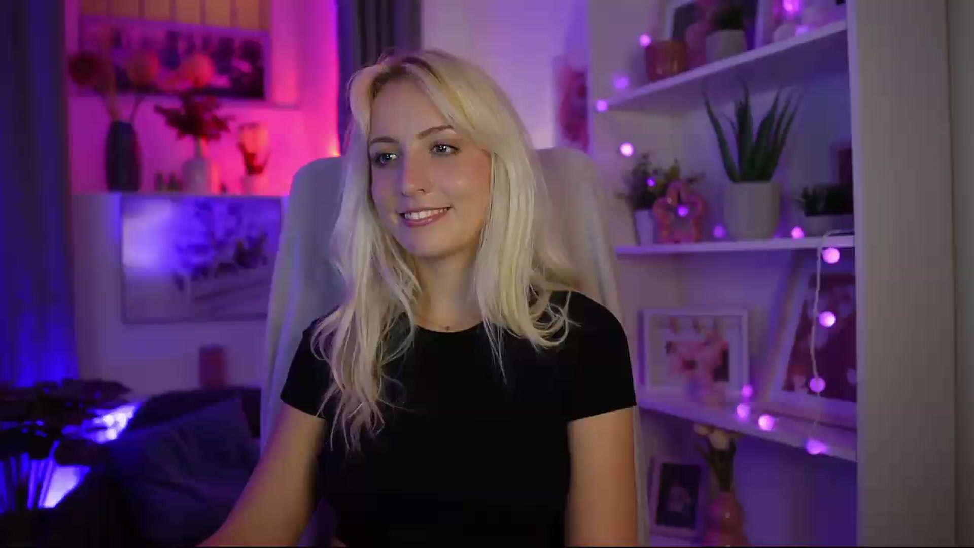 Gallery image thumbnail from Lucy_Cutie's myfreecams stream on, 08/03/2026, 22:42 image 1 of 20