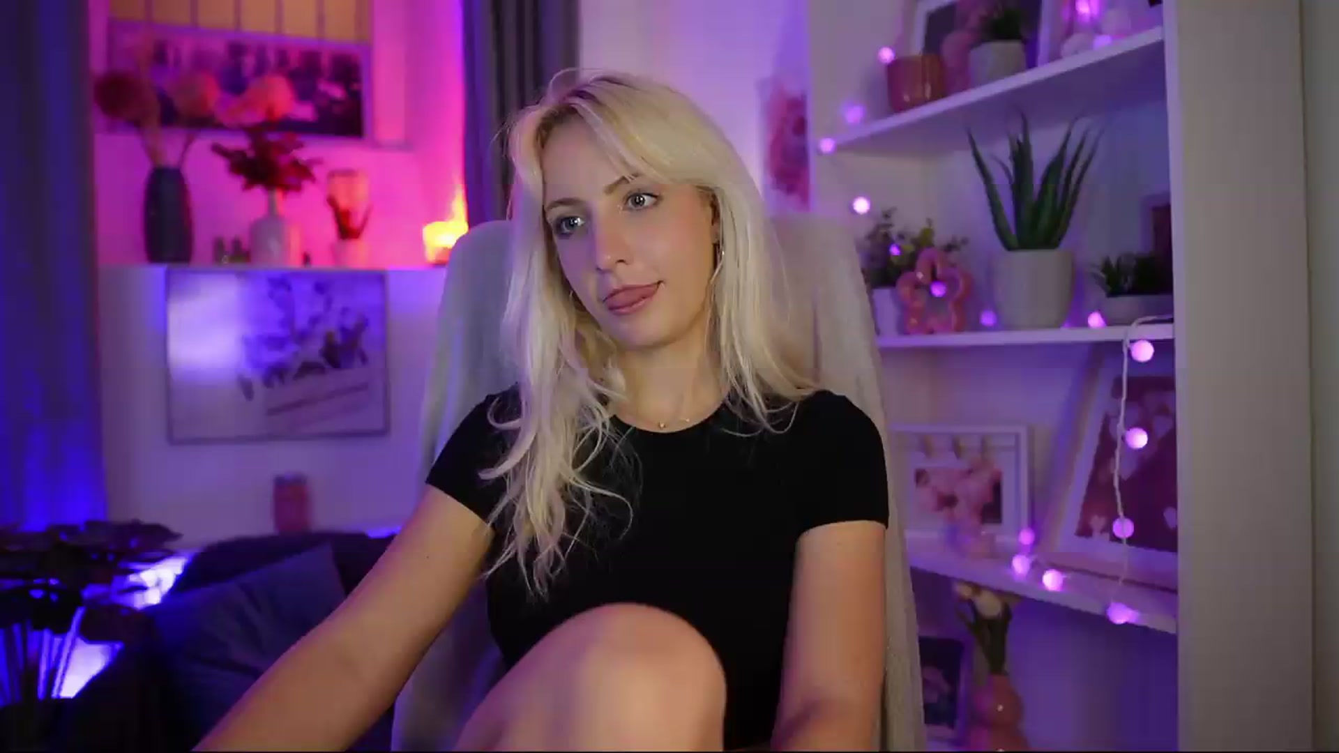 Gallery image thumbnail from Lucy_Cutie's myfreecams stream on, 08/03/2026, 22:42 image 6 of 20
