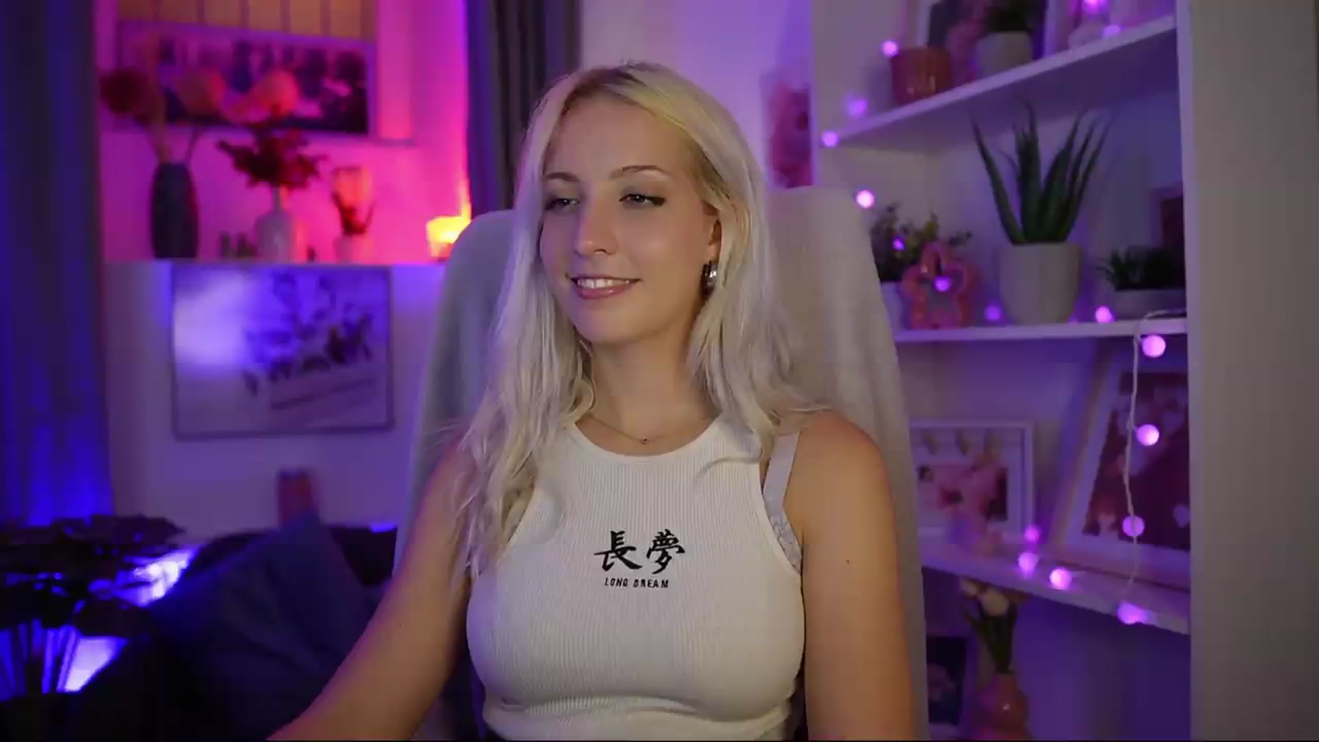 Gallery image thumbnail from Lucy_Cutie's myfreecams stream on, 08/06/2026, 22:26 image 6 of 20