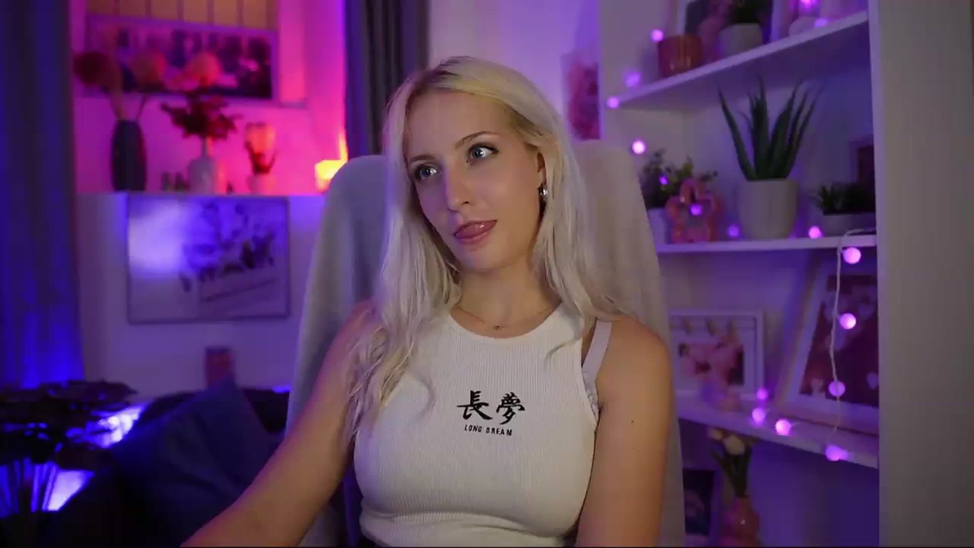 Gallery image thumbnail from Lucy_Cutie's myfreecams stream on, 08/06/2026, 22:26 image 8 of 20