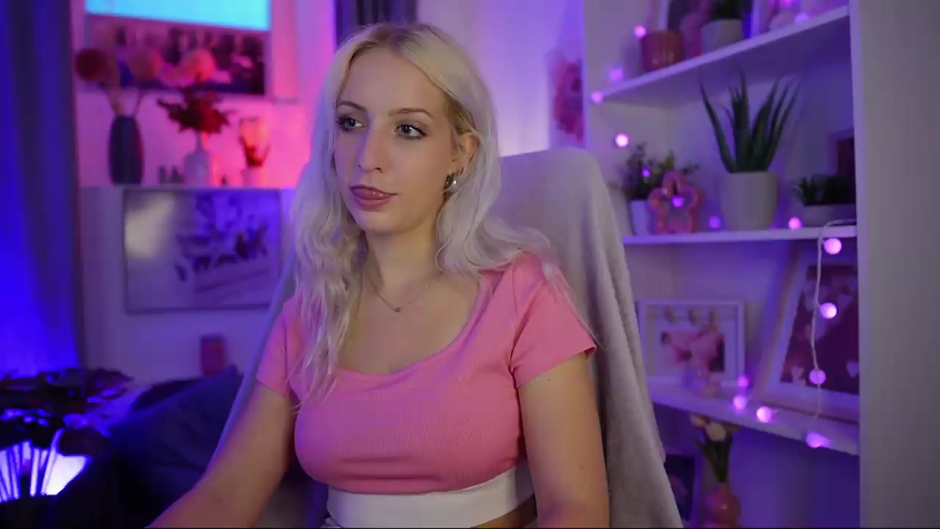 Gallery image thumbnail from Lucy_Cutie's myfreecams stream on, 08/07/2026, 18:45 image 1 of 20