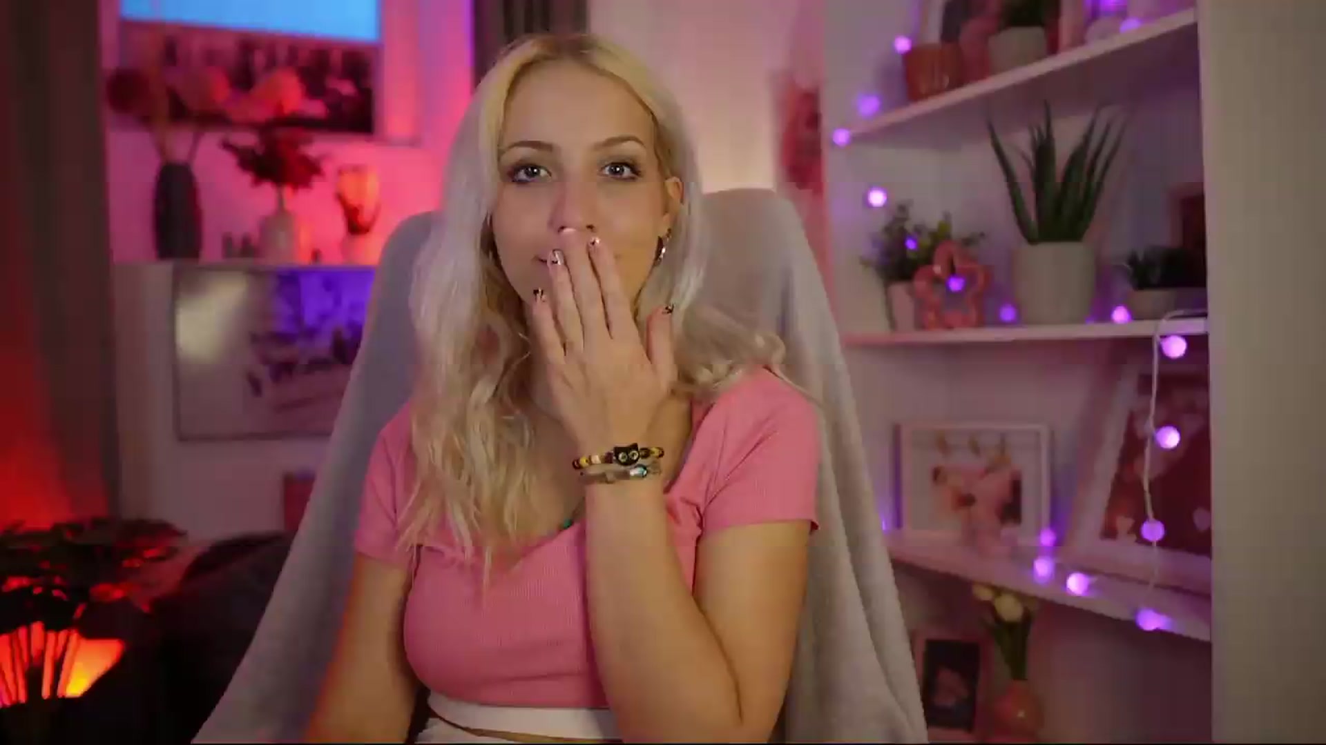 Gallery image thumbnail from Lucy_Cutie's myfreecams stream on, 08/07/2026, 18:45 image 5 of 20