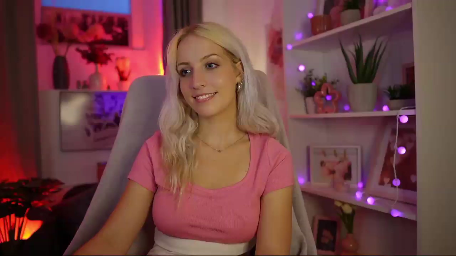 Gallery image thumbnail from Lucy_Cutie's myfreecams stream on, 08/07/2026, 18:45 image 8 of 20