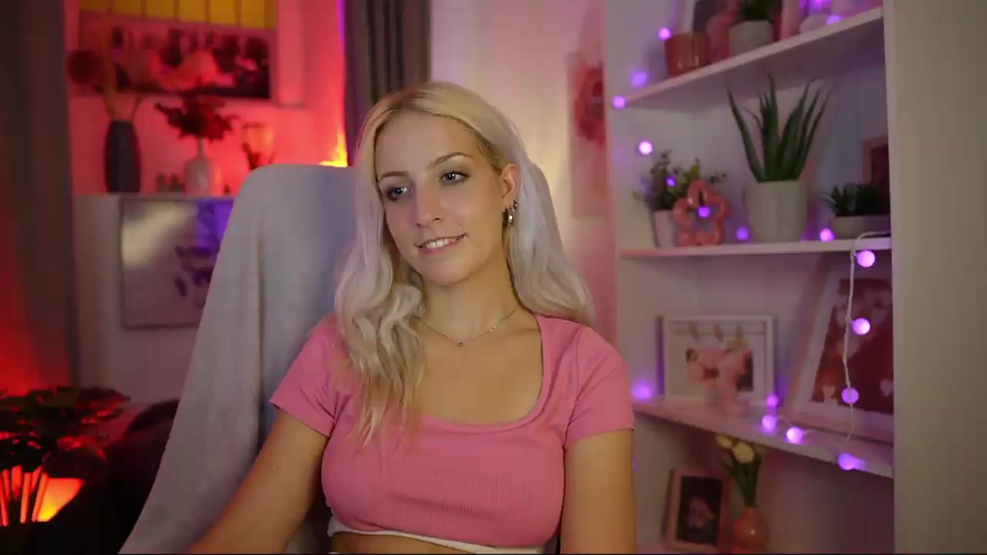 Gallery image thumbnail from Lucy_Cutie's myfreecams stream on, 08/07/2026, 19:32 image 11 of 20