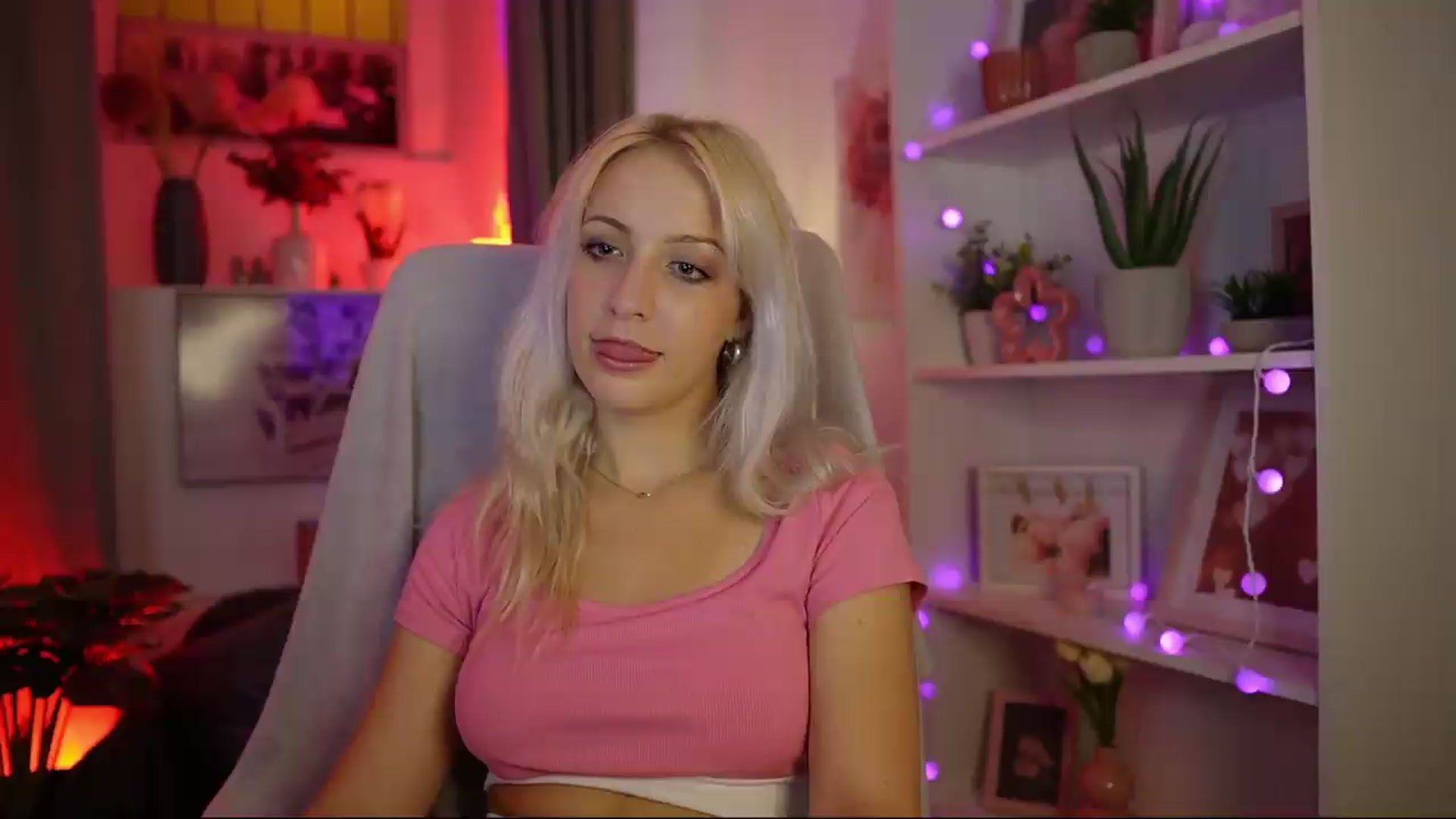 Gallery image thumbnail from Lucy_Cutie's myfreecams stream on, 08/07/2026, 19:32 image 6 of 20