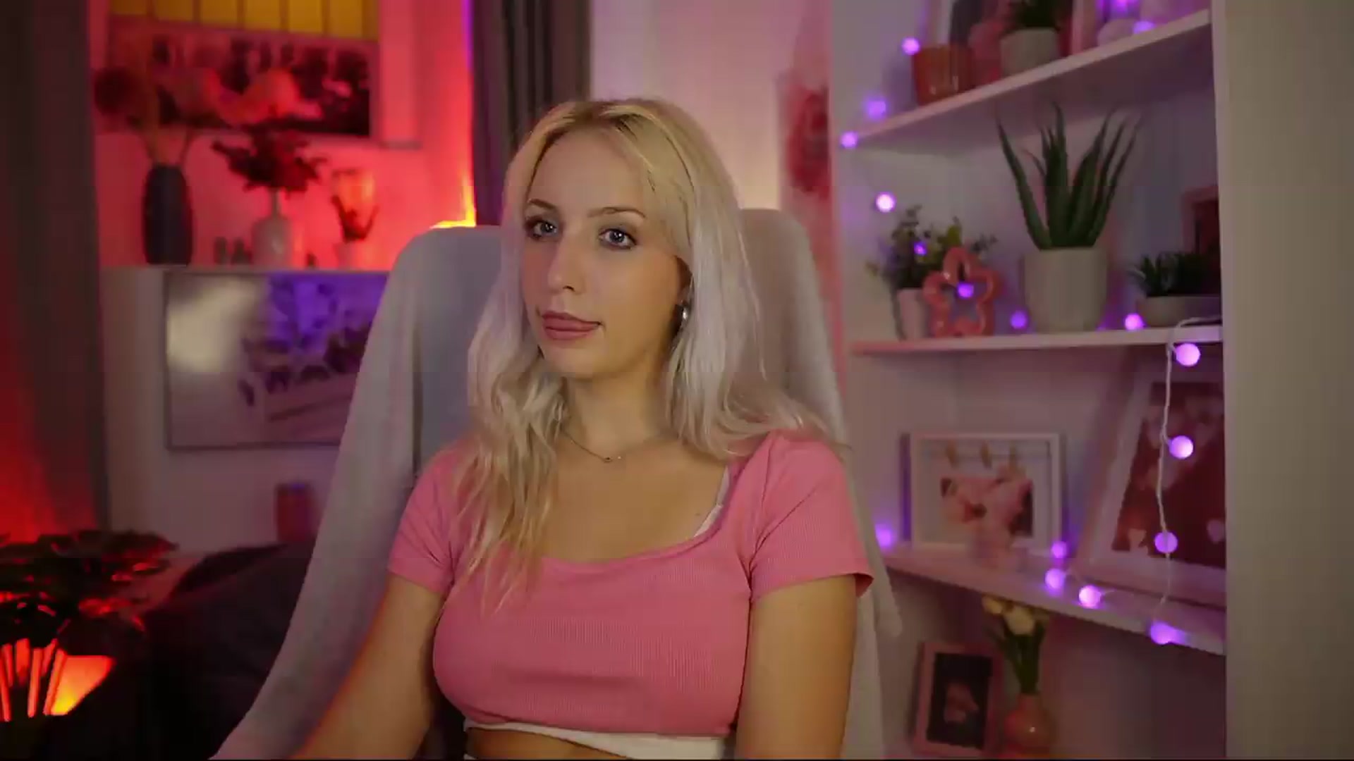 Gallery image thumbnail from Lucy_Cutie's myfreecams stream on, 08/07/2026, 19:32 image 1 of 20