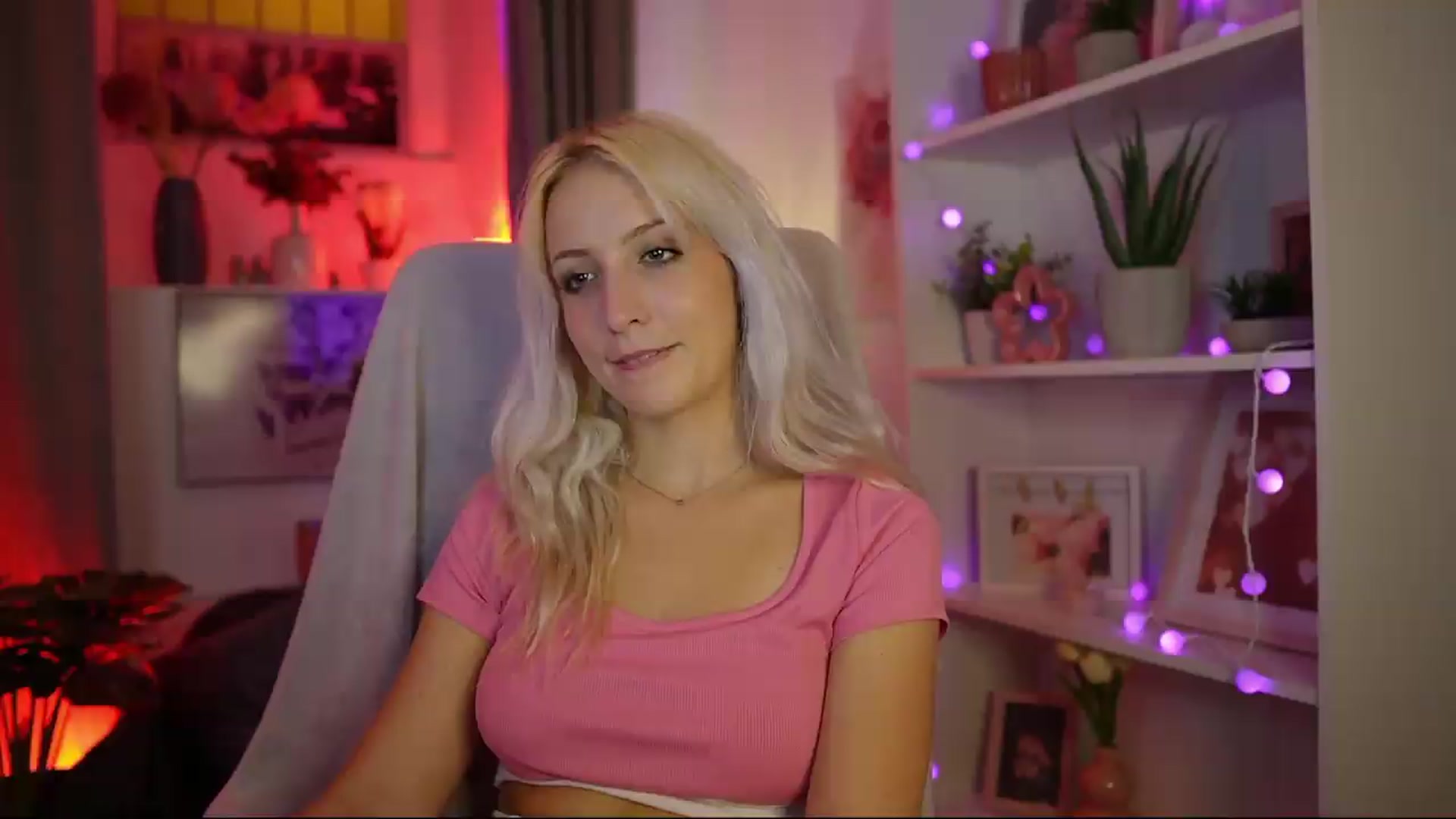 Gallery image thumbnail from Lucy_Cutie's myfreecams stream on, 08/07/2026, 19:32 image 5 of 20