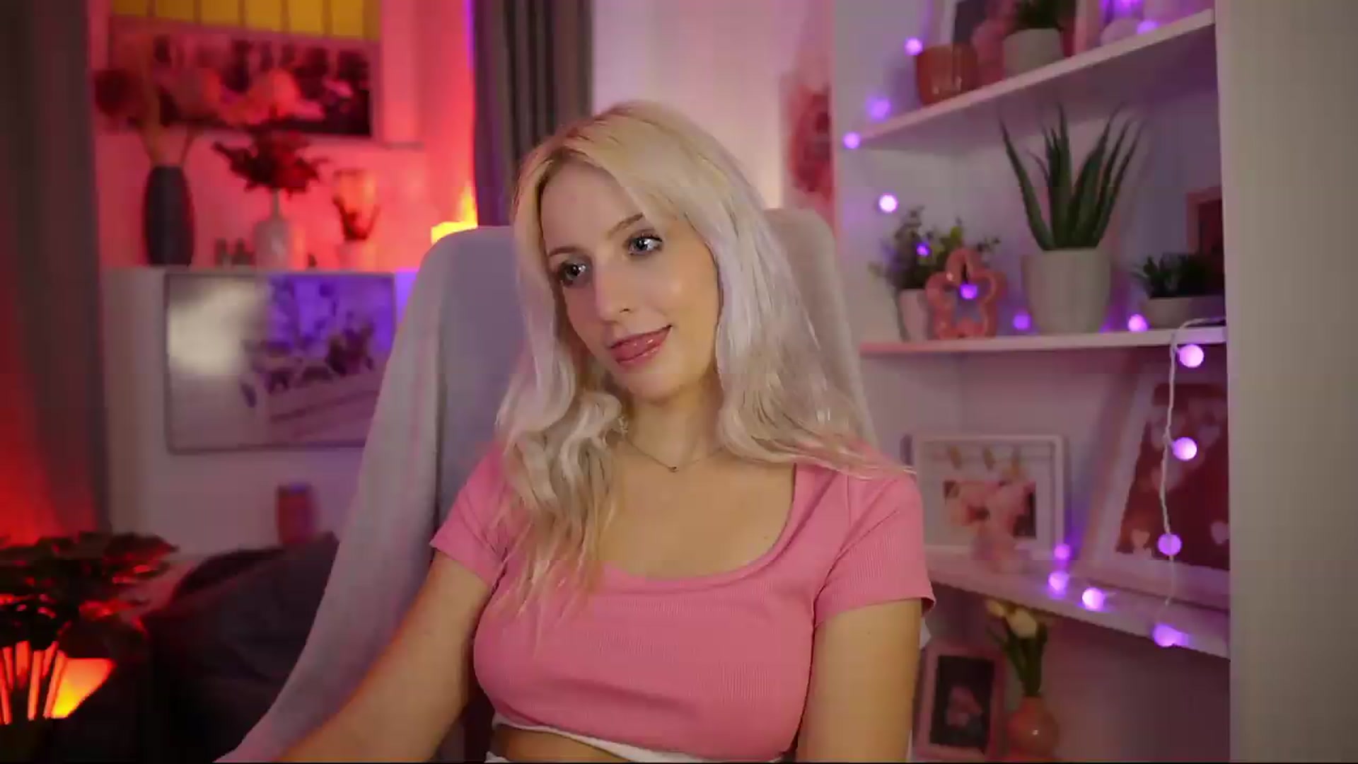 Gallery image thumbnail from Lucy_Cutie's myfreecams stream on, 08/07/2026, 19:32 image 8 of 20
