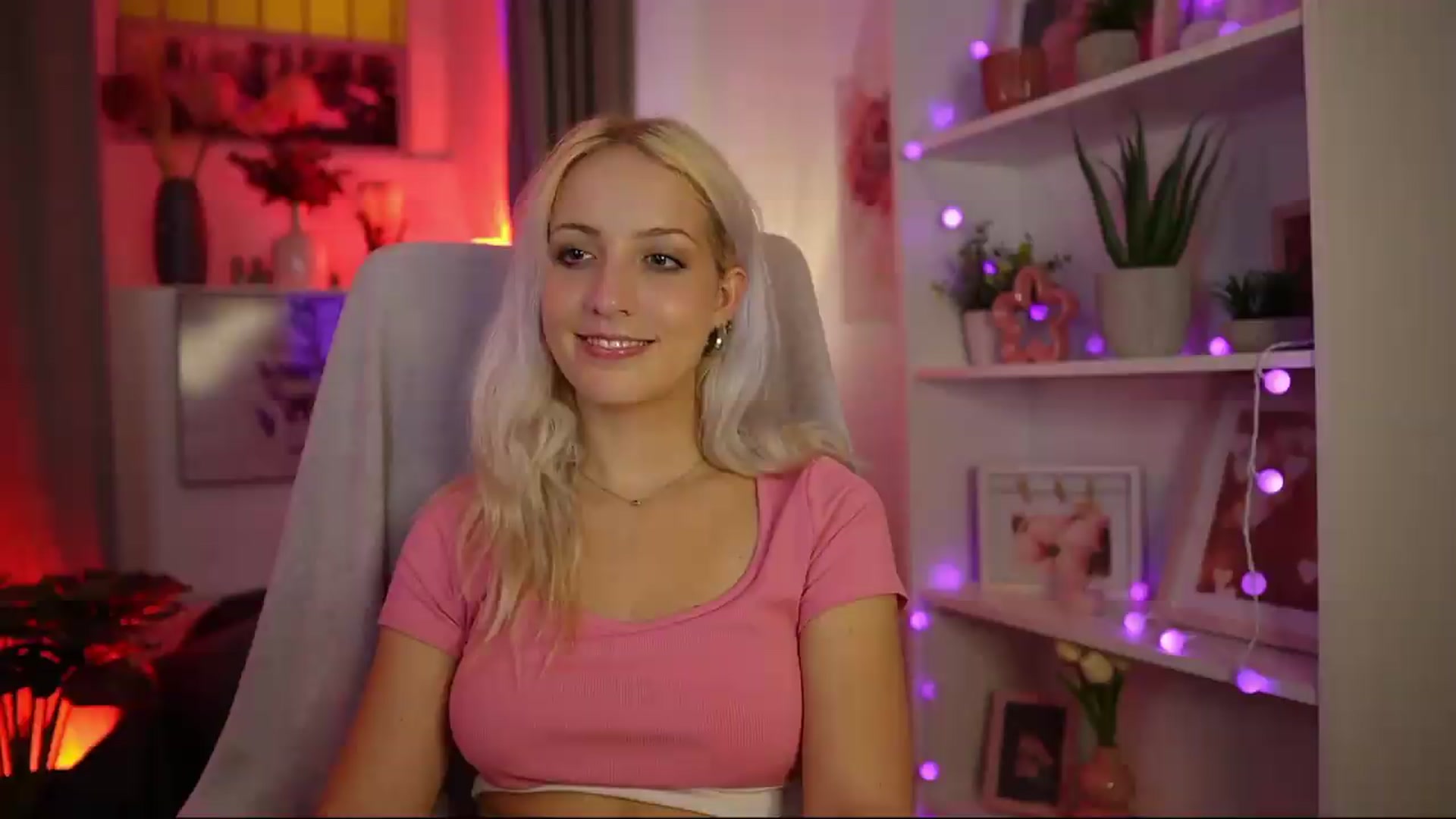 Gallery image thumbnail from Lucy_Cutie's myfreecams stream on, 08/07/2026, 19:32 image 13 of 20
