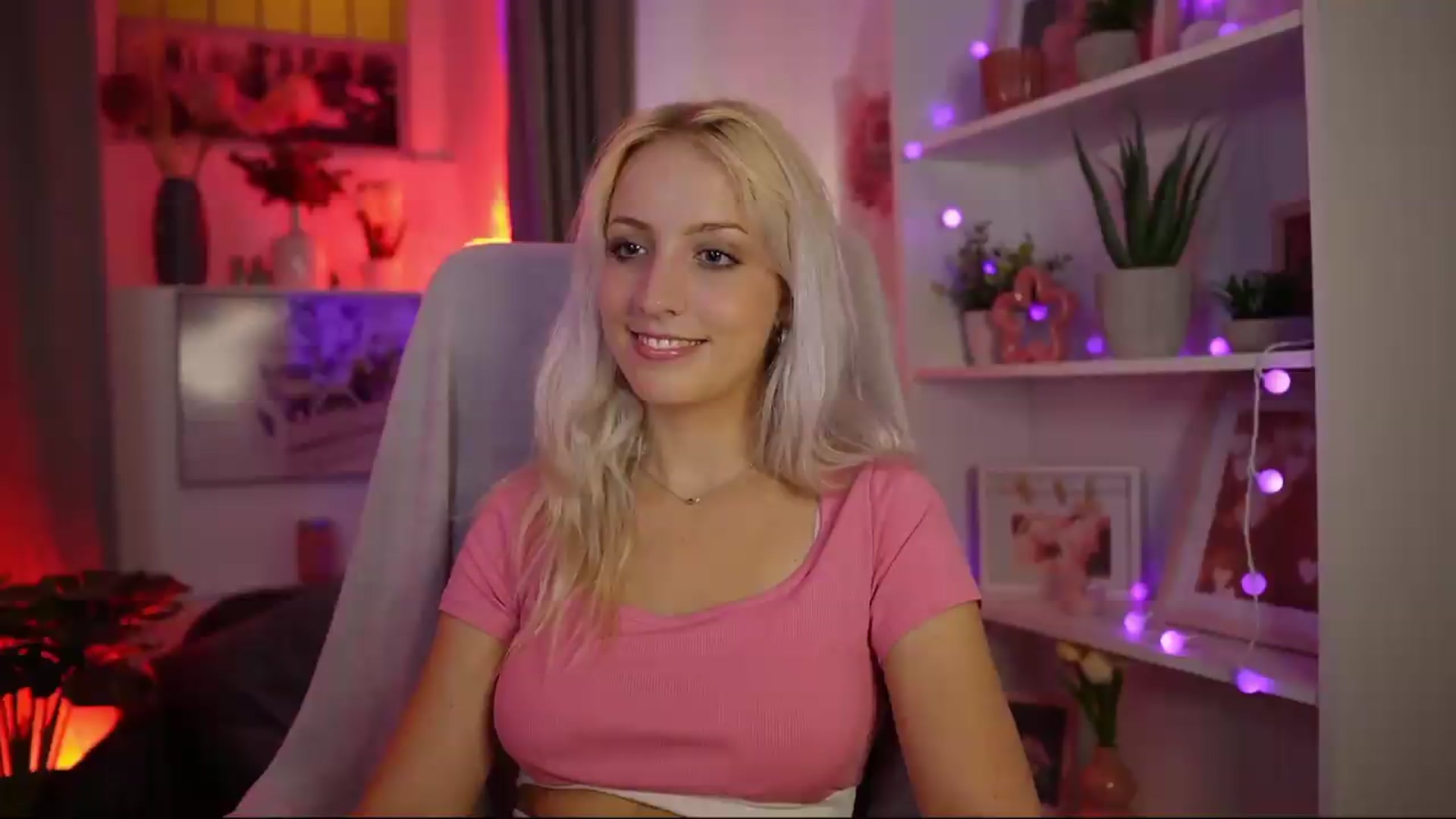 Gallery image thumbnail from Lucy_Cutie's myfreecams stream on, 08/07/2026, 19:32 image 2 of 20