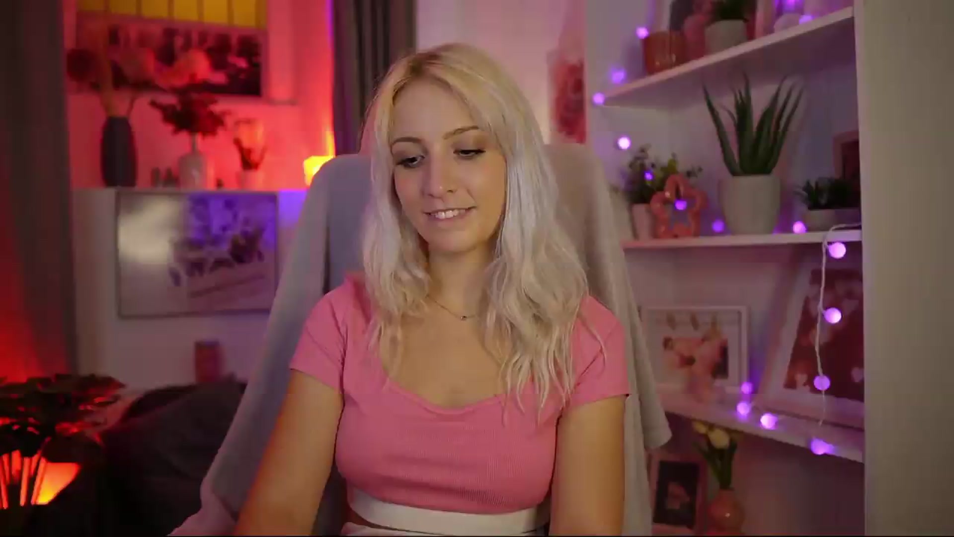 Gallery image thumbnail from Lucy_Cutie's myfreecams stream on, 08/07/2026, 20:29 image 3 of 20