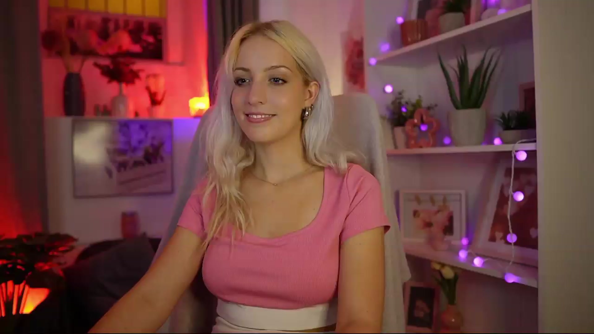 Gallery image thumbnail from Lucy_Cutie's myfreecams stream on, 08/07/2026, 20:29 image 9 of 20