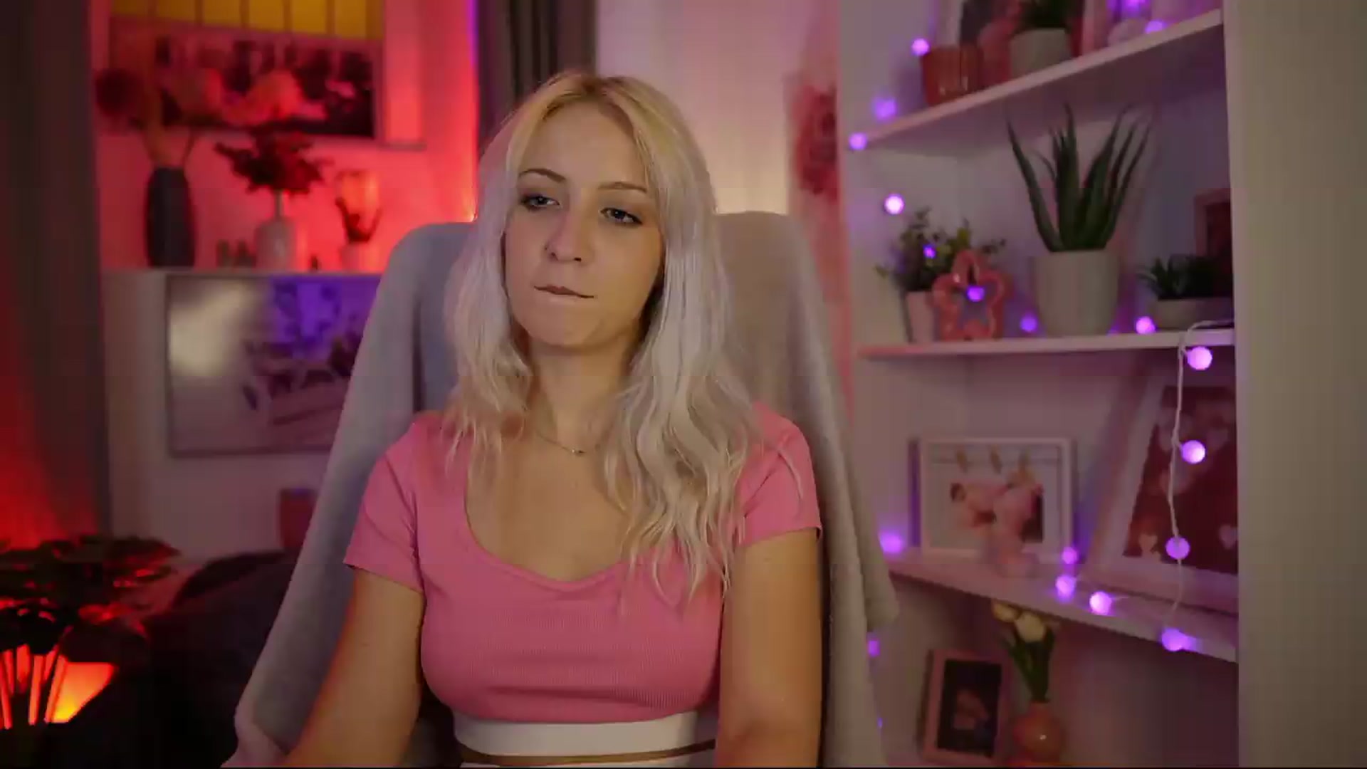 Gallery image thumbnail from Lucy_Cutie's myfreecams stream on, 08/07/2026, 20:29 image 2 of 20