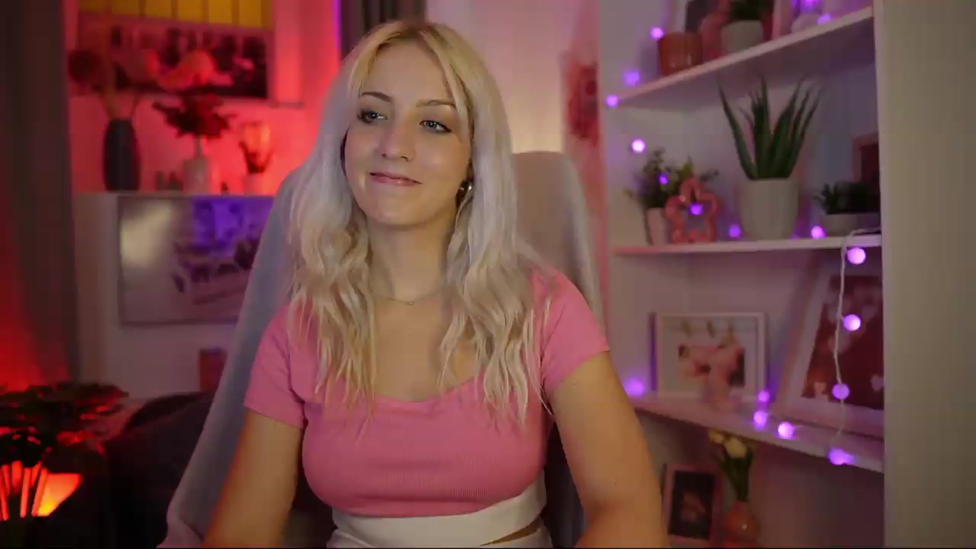 Gallery image thumbnail from Lucy_Cutie's myfreecams stream on, 08/07/2026, 20:29 image 7 of 20