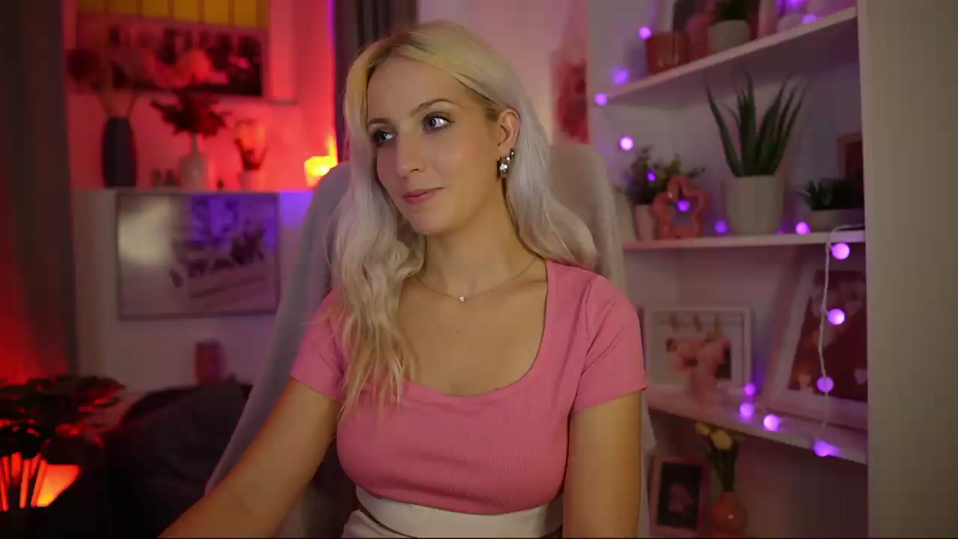 Gallery image thumbnail from Lucy_Cutie's myfreecams stream on, 08/07/2026, 20:29 image 8 of 20
