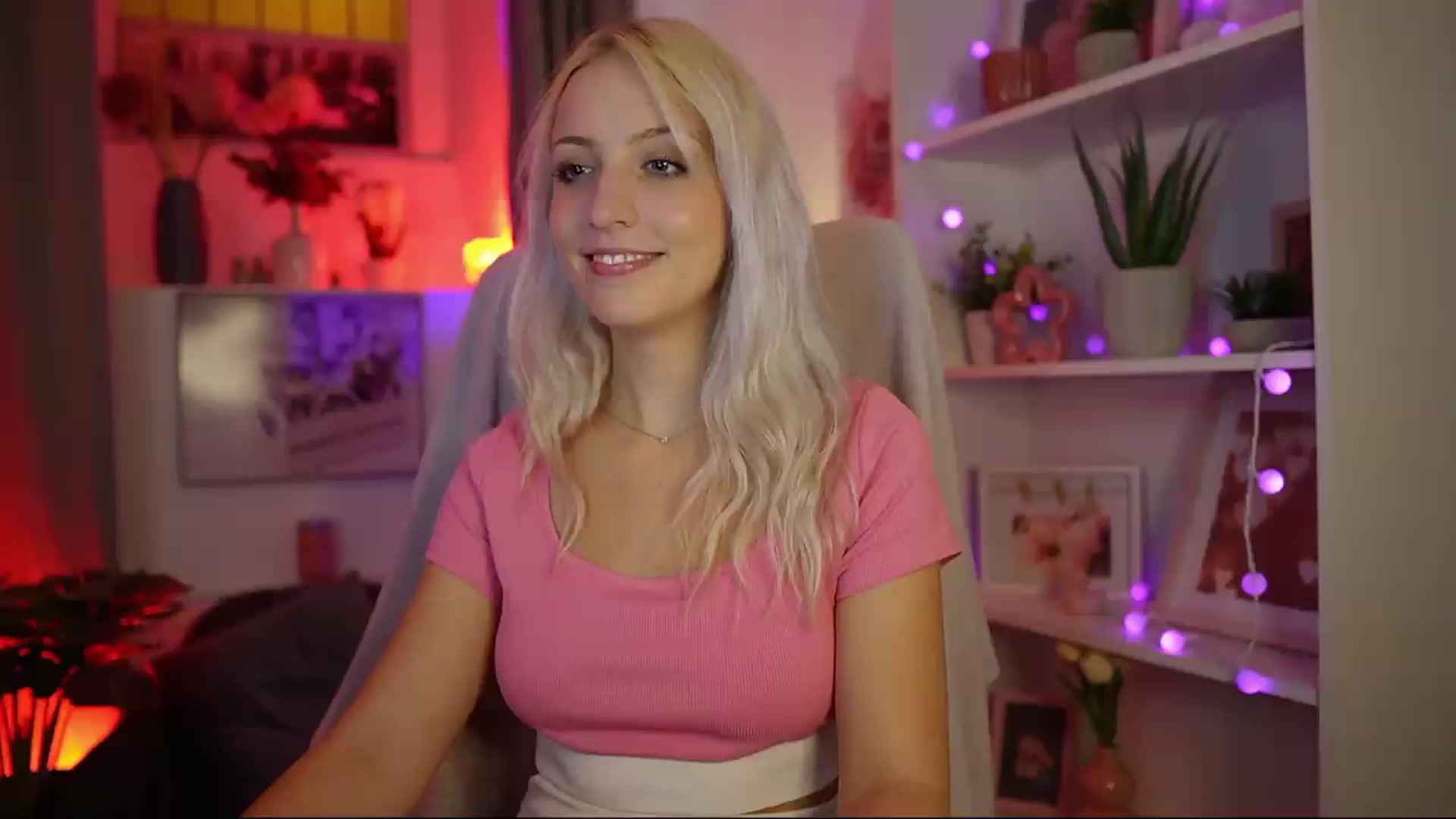 Gallery image thumbnail from Lucy_Cutie's myfreecams stream on, 08/07/2026, 20:29 image 6 of 20