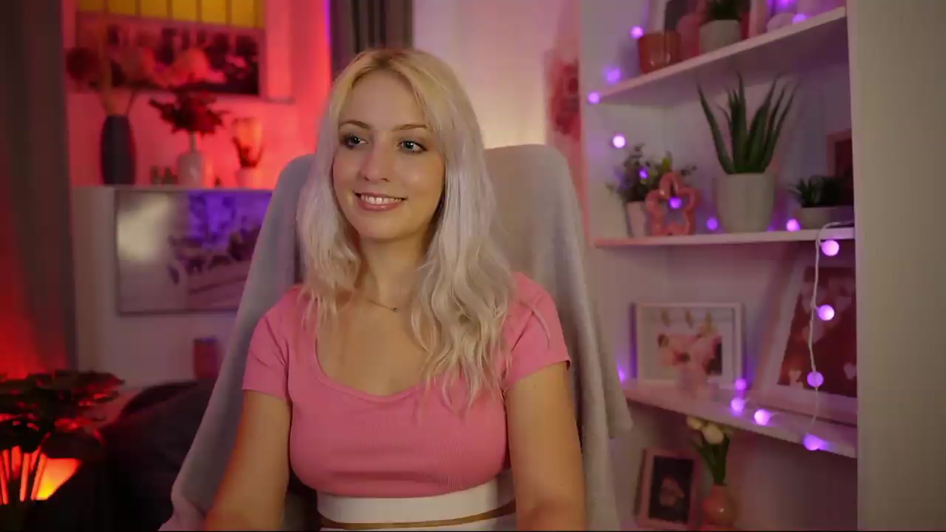 Gallery image thumbnail from Lucy_Cutie's myfreecams stream on, 08/07/2026, 20:29 image 1 of 20