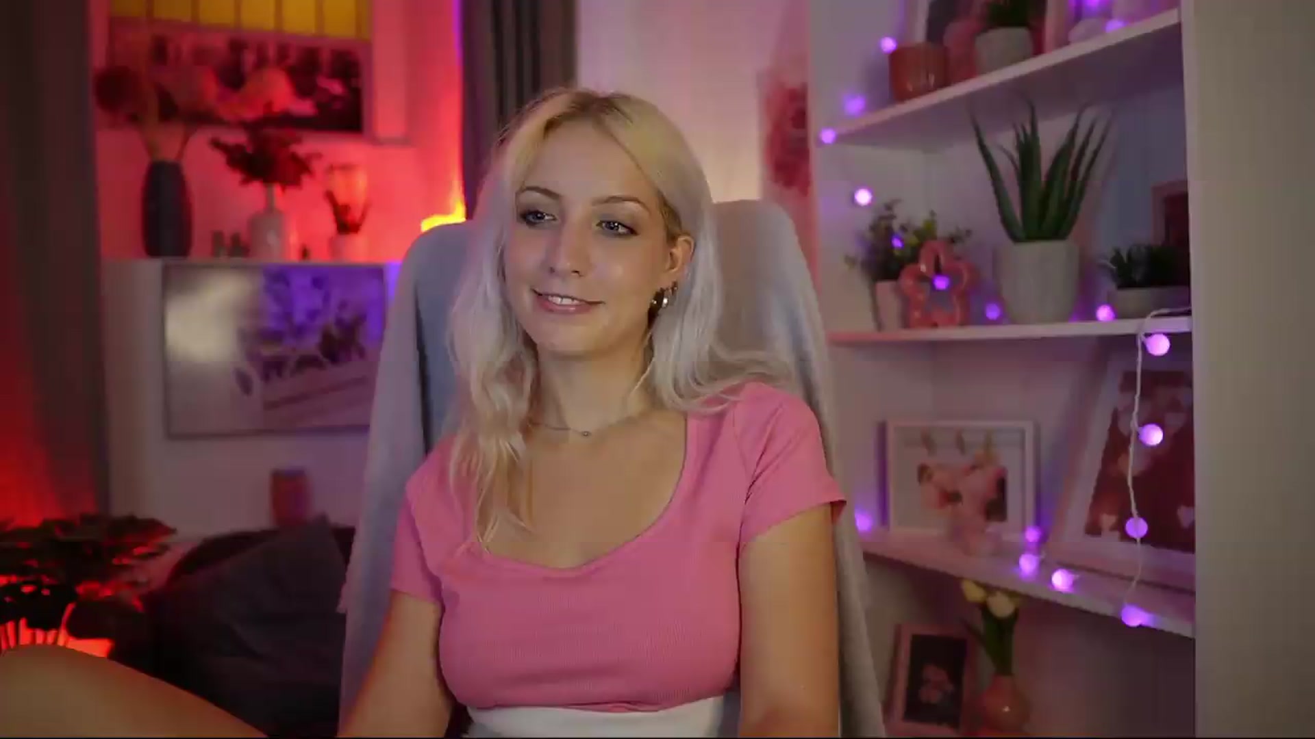Gallery image thumbnail from Lucy_Cutie's myfreecams stream on, 08/07/2026, 22:46 image 7 of 20