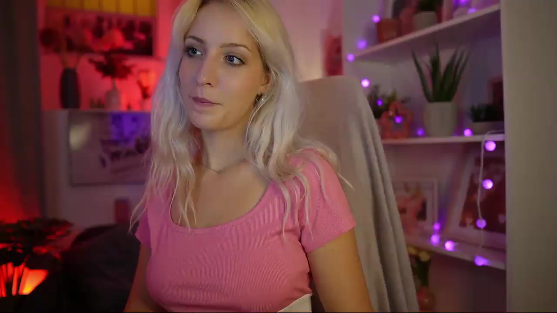 Gallery image thumbnail from Lucy_Cutie's myfreecams stream on, 08/07/2026, 22:46 image 20 of 20