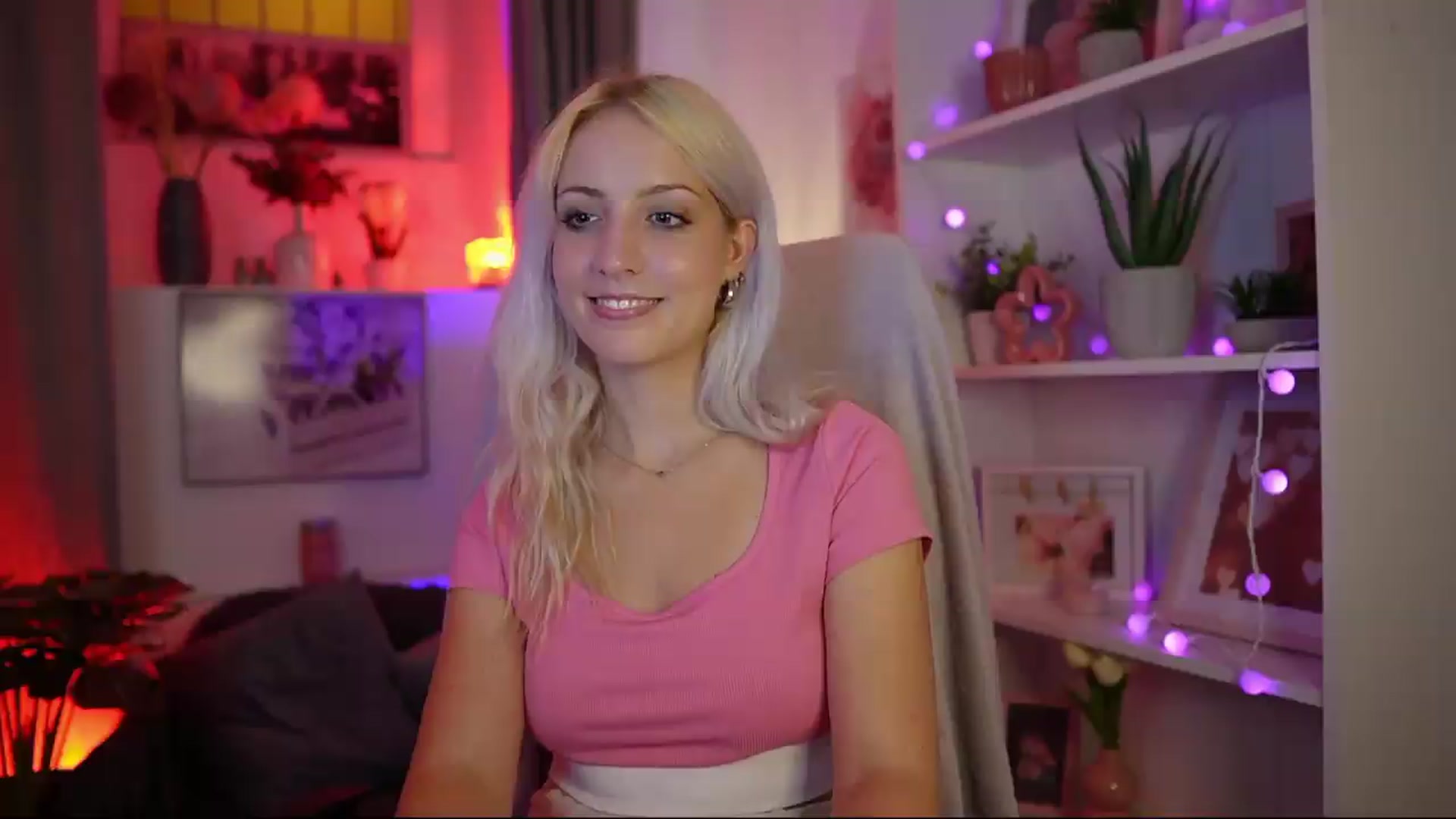 Gallery image thumbnail from Lucy_Cutie's myfreecams stream on, 08/07/2026, 22:46 image 13 of 20