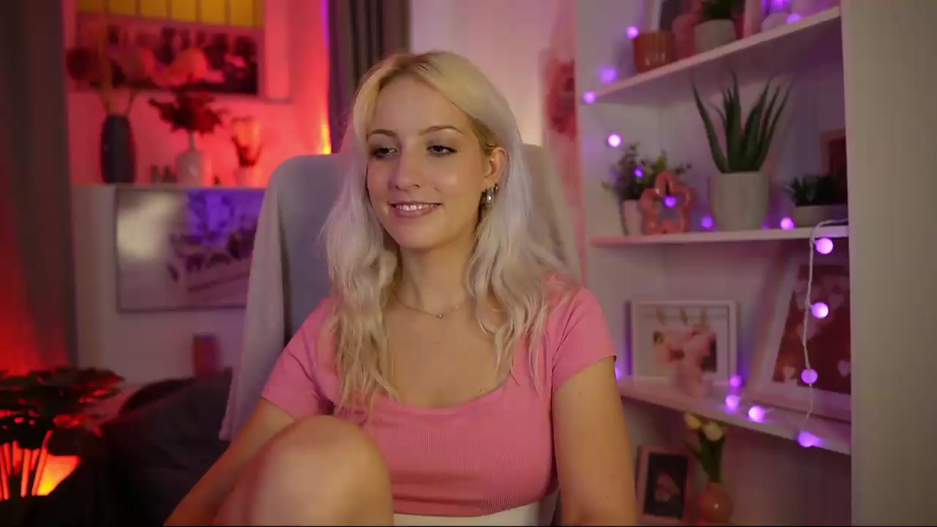 Gallery image thumbnail from Lucy_Cutie's myfreecams stream on, 08/07/2026, 22:46 image 2 of 20