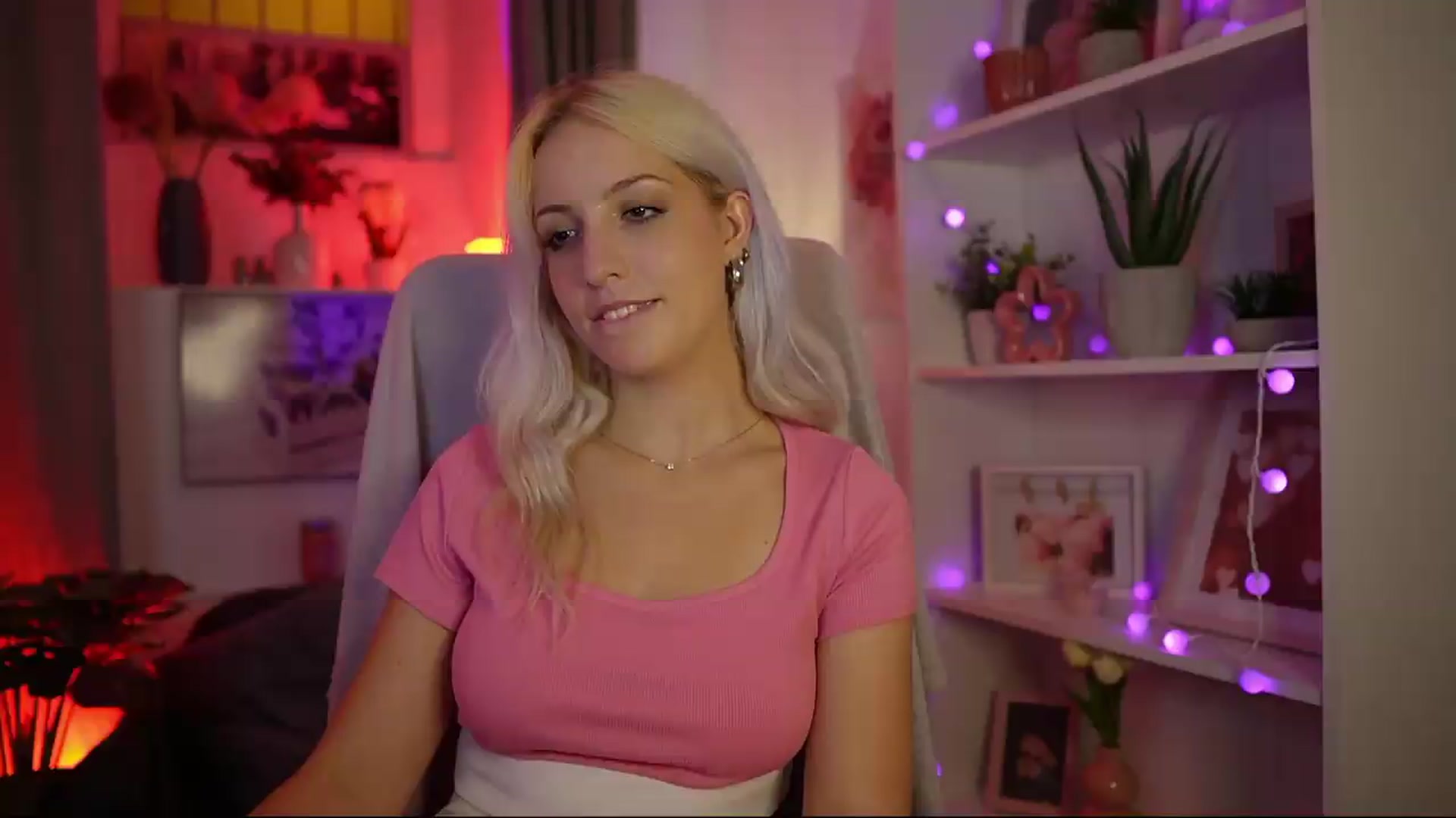 Gallery image thumbnail from Lucy_Cutie's myfreecams stream on, 08/07/2026, 22:46 image 9 of 20