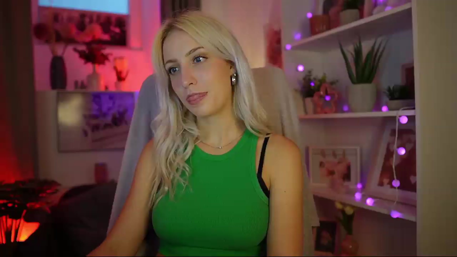Gallery image thumbnail from Lucy_Cutie's myfreecams stream on, 08/08/2026, 18:46 image 6 of 20