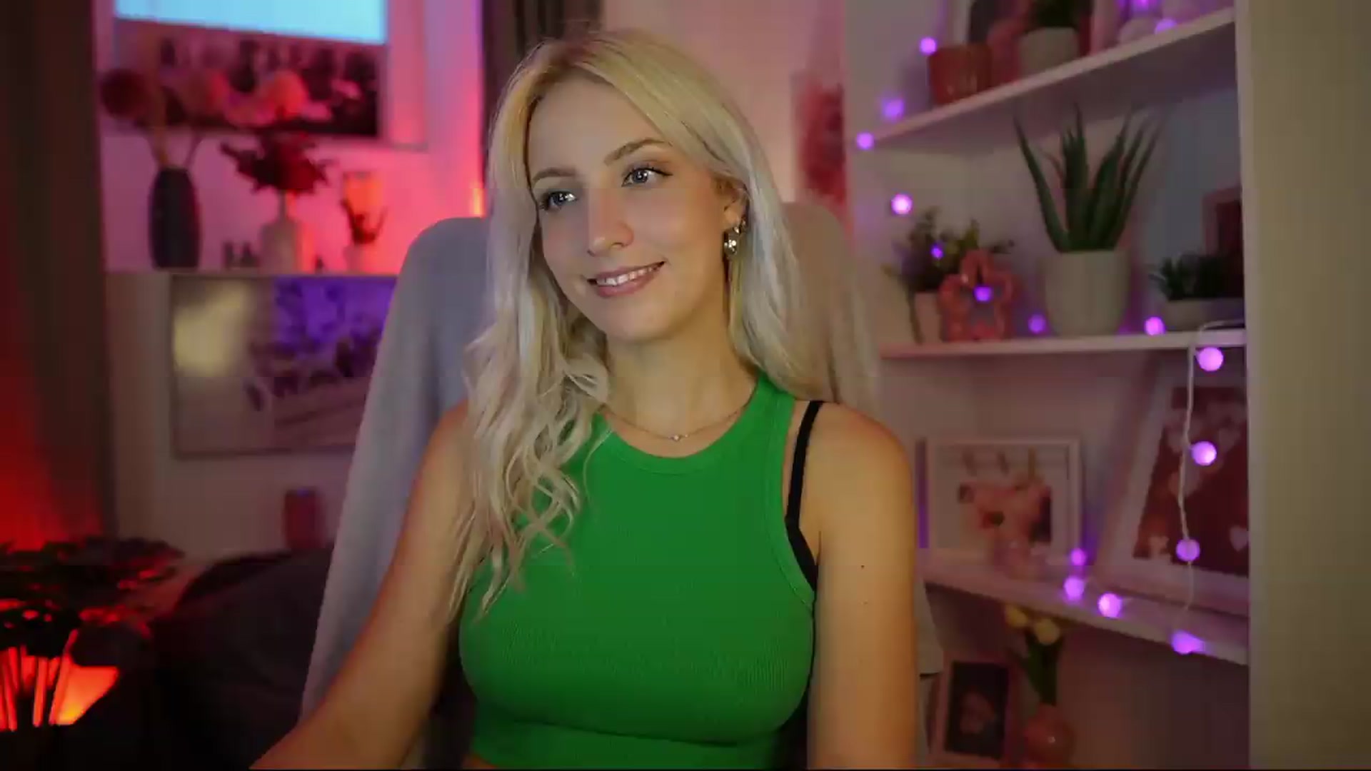 Gallery image thumbnail from Lucy_Cutie's myfreecams stream on, 08/08/2026, 18:46 image 4 of 20
