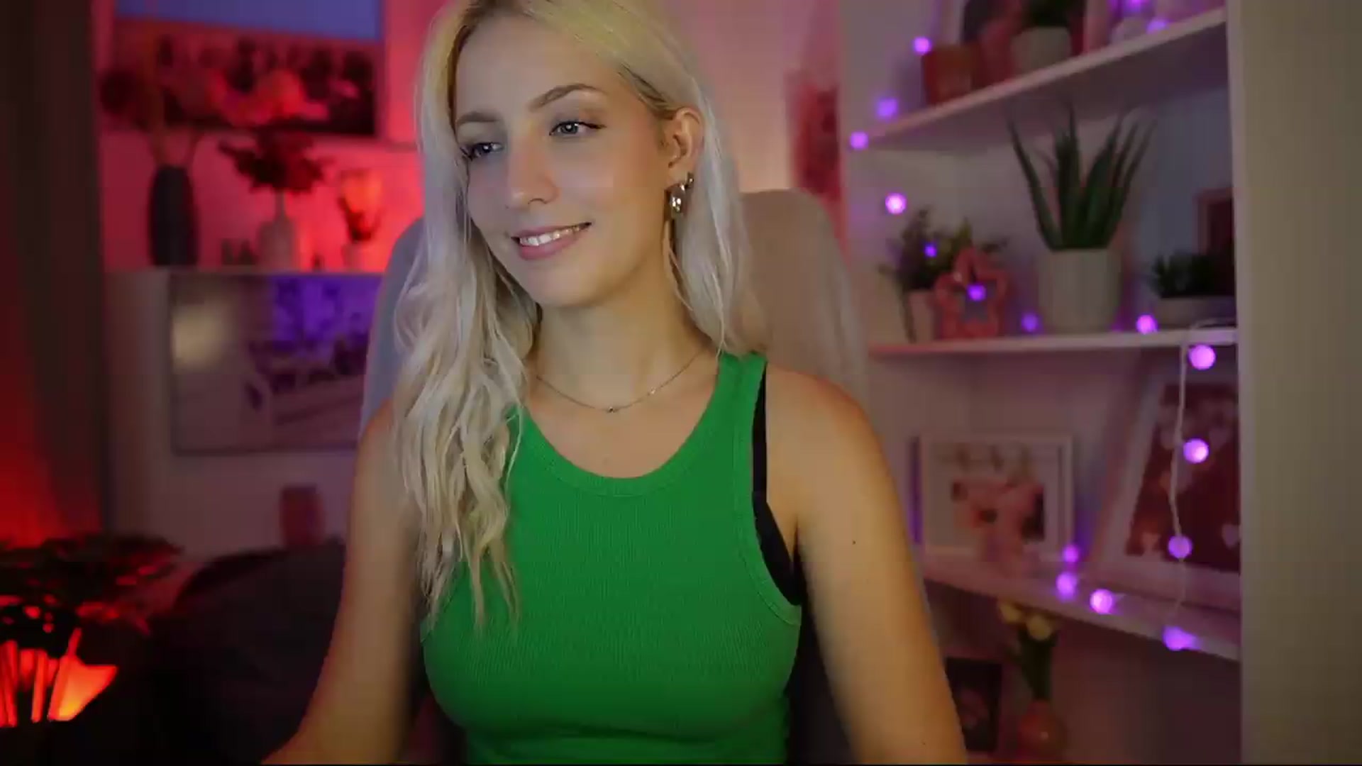 Gallery image thumbnail from Lucy_Cutie's myfreecams stream on, 08/08/2026, 18:46 image 12 of 20