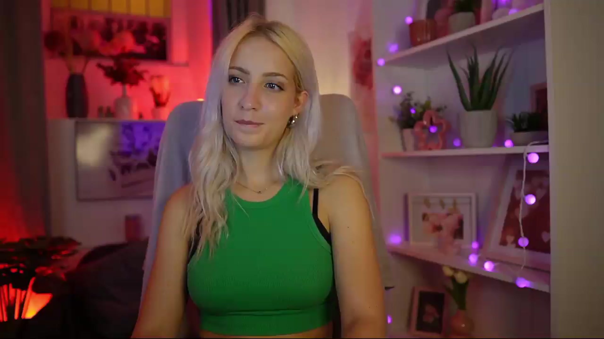 Gallery image thumbnail from Lucy_Cutie's myfreecams stream on, 08/08/2026, 18:46 image 20 of 20