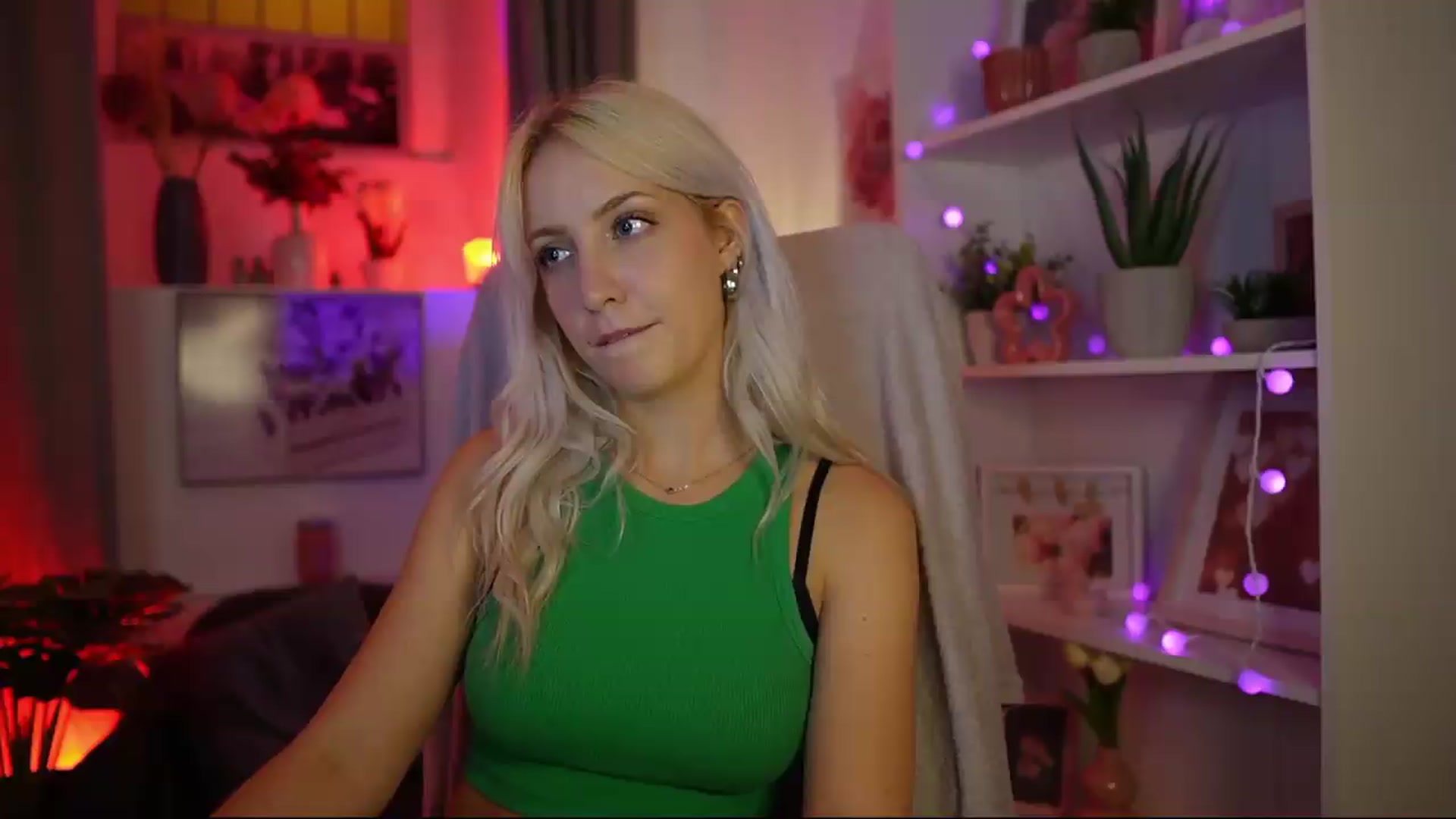 Gallery image thumbnail from Lucy_Cutie's myfreecams stream on, 08/08/2026, 22:02 image 5 of 20