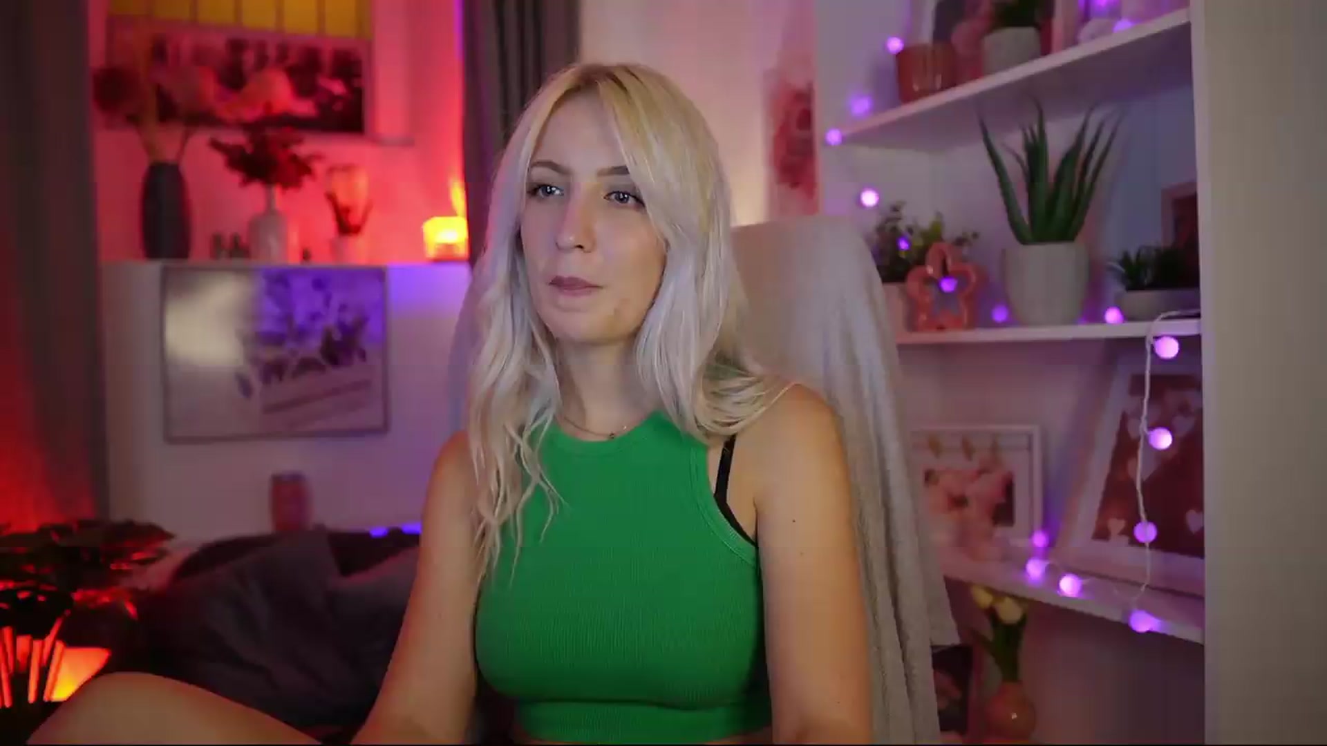 Gallery image thumbnail from Lucy_Cutie's myfreecams stream on, 08/08/2026, 22:02 image 14 of 20