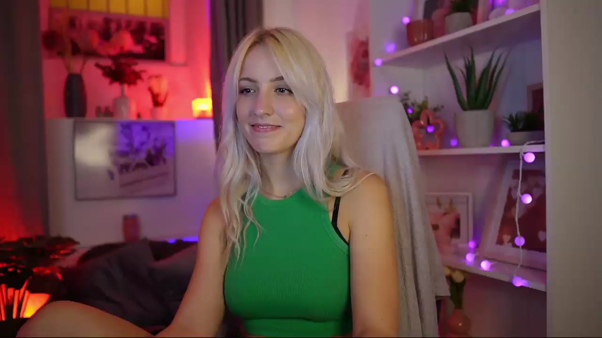 Gallery image thumbnail from Lucy_Cutie's myfreecams stream on, 08/08/2026, 22:02 image 15 of 20