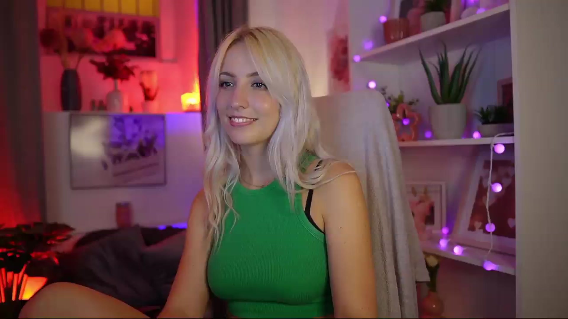 Gallery image thumbnail from Lucy_Cutie's myfreecams stream on, 08/08/2026, 22:02 image 16 of 20