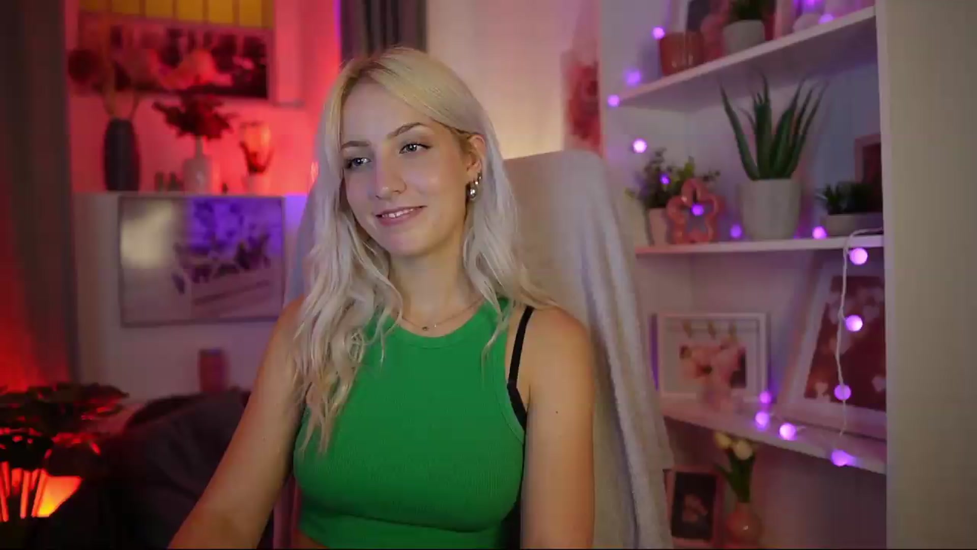 Gallery image thumbnail from Lucy_Cutie's myfreecams stream on, 08/08/2026, 22:02 image 4 of 20