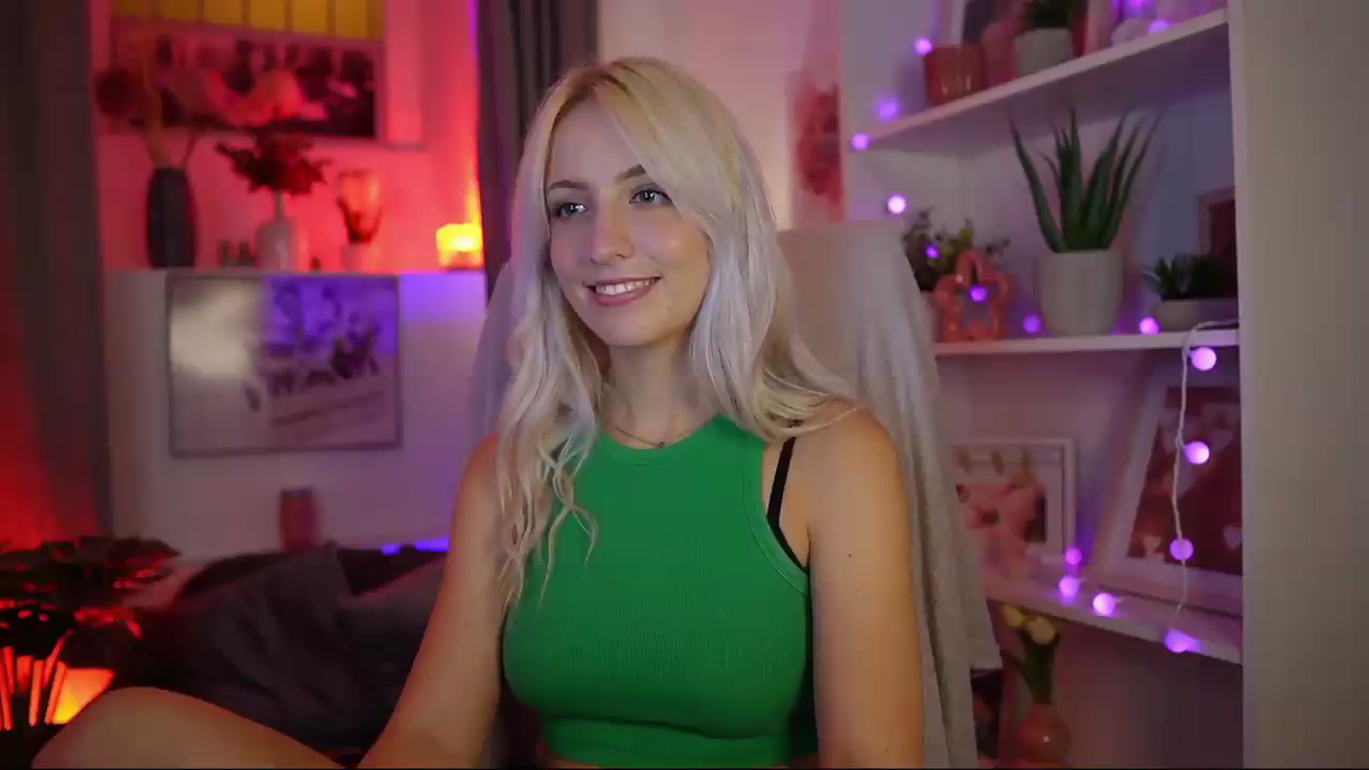 Gallery image thumbnail from Lucy_Cutie's myfreecams stream on, 08/08/2026, 22:02 image 13 of 20
