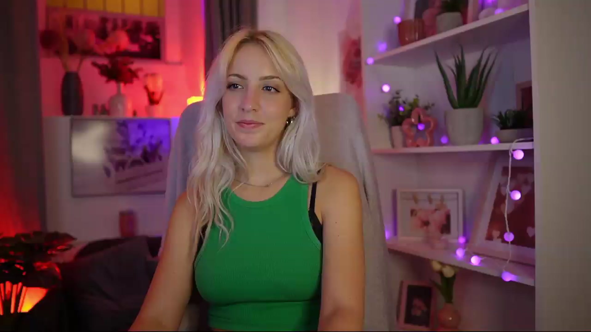 Gallery image thumbnail from Lucy_Cutie's myfreecams stream on, 08/08/2026, 23:44 image 19 of 20
