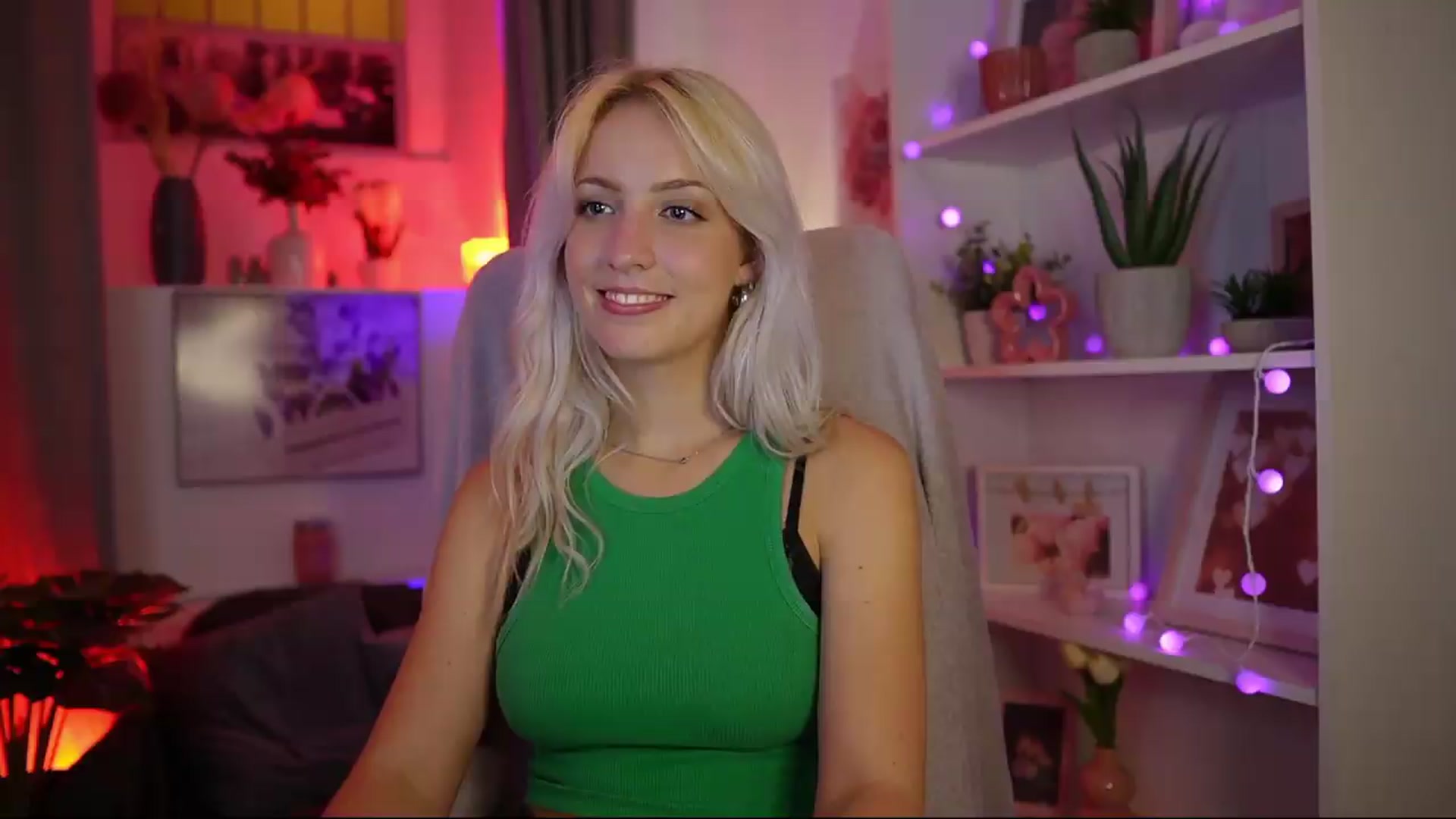 Gallery image thumbnail from Lucy_Cutie's myfreecams stream on, 08/08/2026, 23:44 image 20 of 20