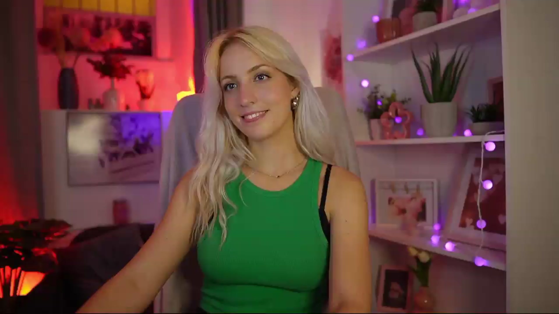 Gallery image thumbnail from Lucy_Cutie's myfreecams stream on, 08/08/2026, 23:44 image 13 of 20