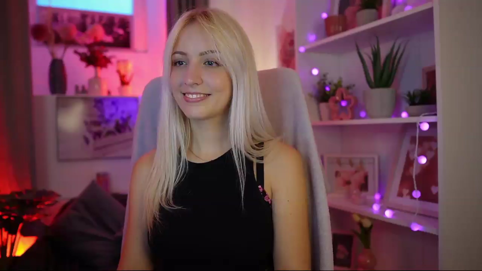 Gallery image thumbnail from Lucy_Cutie's myfreecams stream on, 08/09/2026, 18:06 image 13 of 20