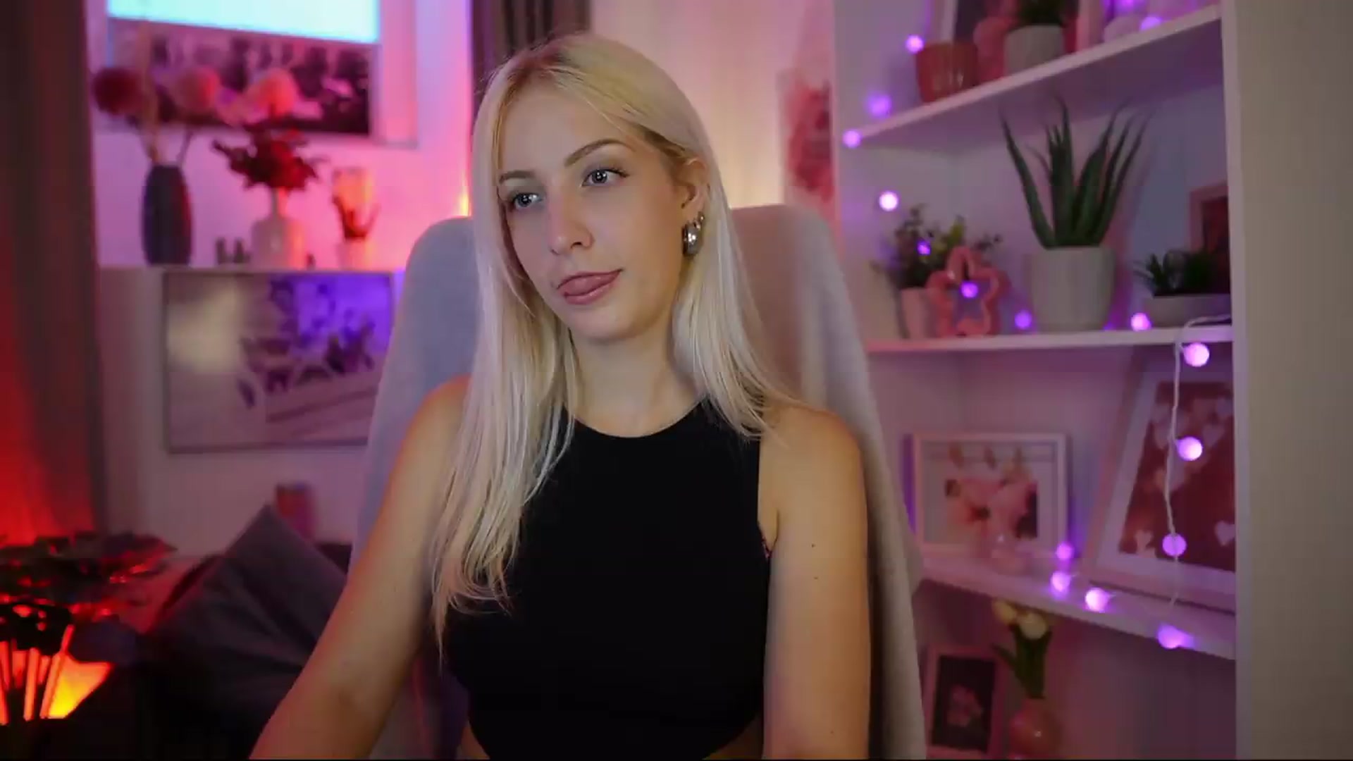 Gallery image thumbnail from Lucy_Cutie's myfreecams stream on, 08/09/2026, 18:06 image 2 of 20