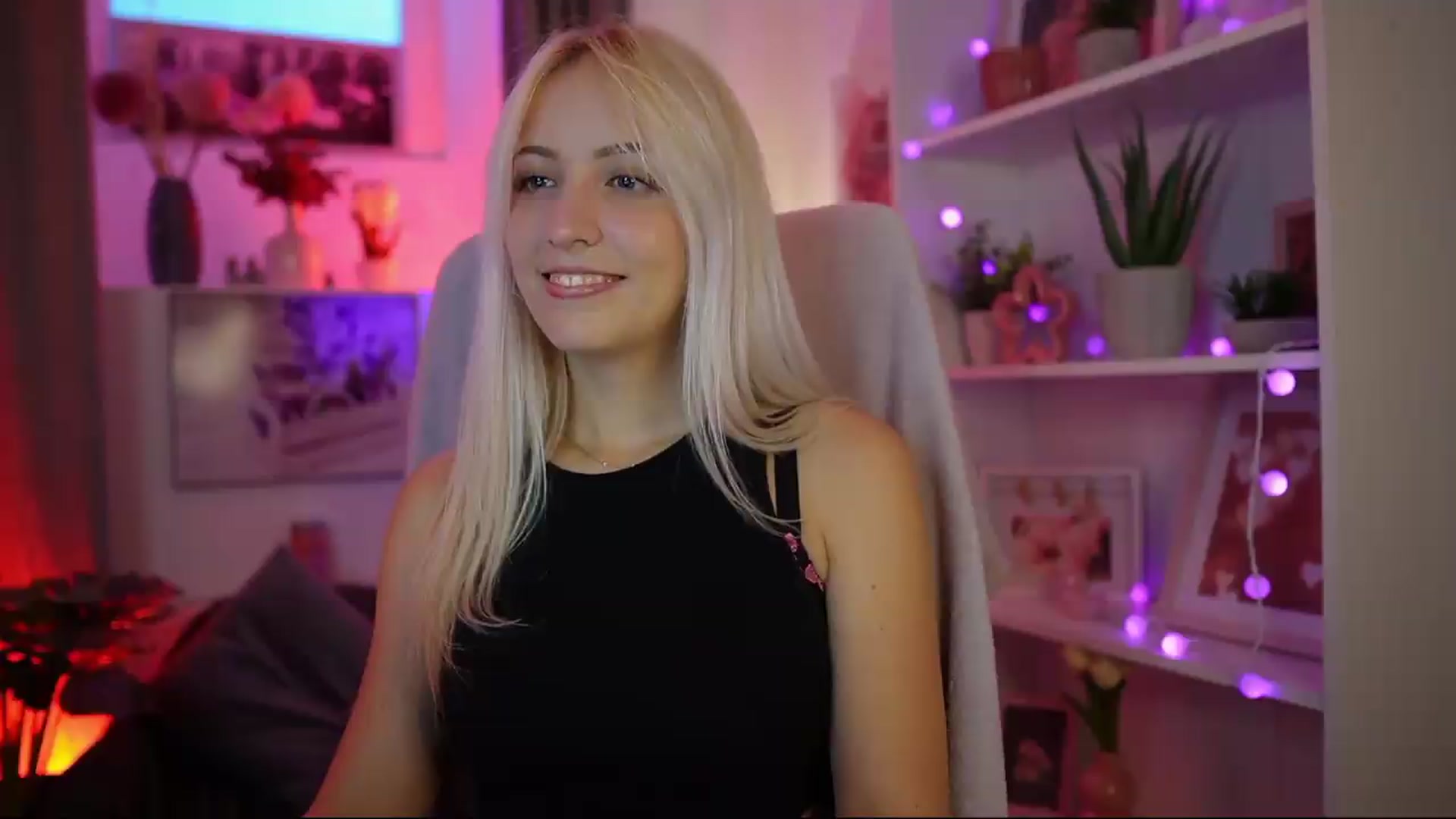 Gallery image thumbnail from Lucy_Cutie's myfreecams stream on, 08/09/2026, 18:06 image 11 of 20