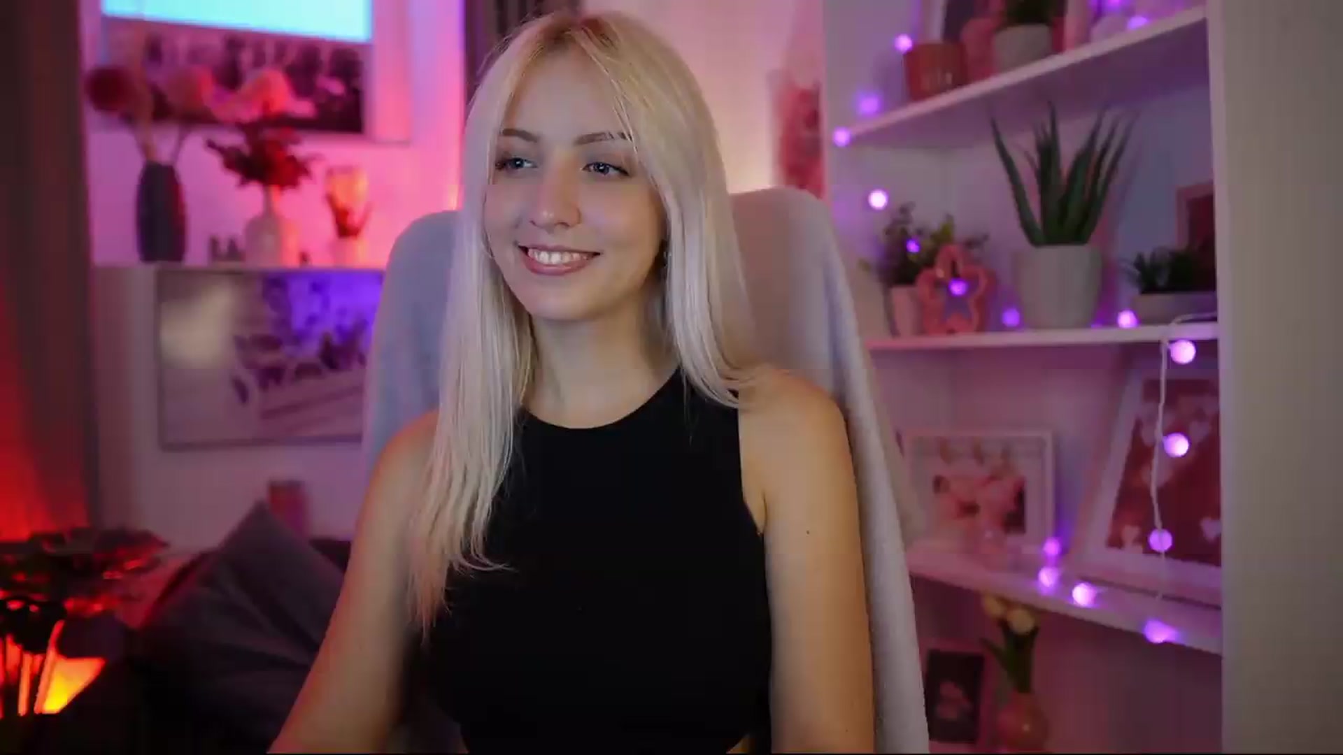 Gallery image thumbnail from Lucy_Cutie's myfreecams stream on, 08/09/2026, 18:06 image 10 of 20