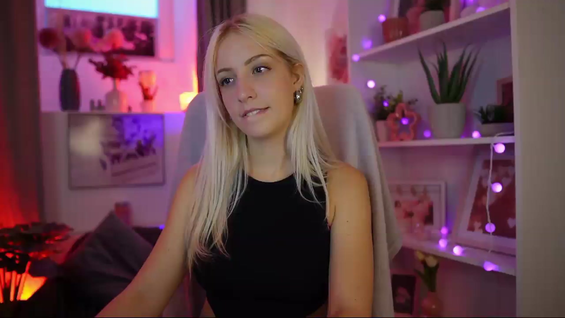 Gallery image thumbnail from Lucy_Cutie's myfreecams stream on, 08/09/2026, 18:06 image 4 of 20