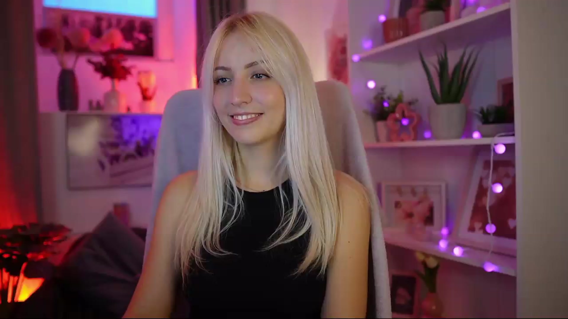 Gallery image thumbnail from Lucy_Cutie's myfreecams stream on, 08/09/2026, 18:06 image 19 of 20