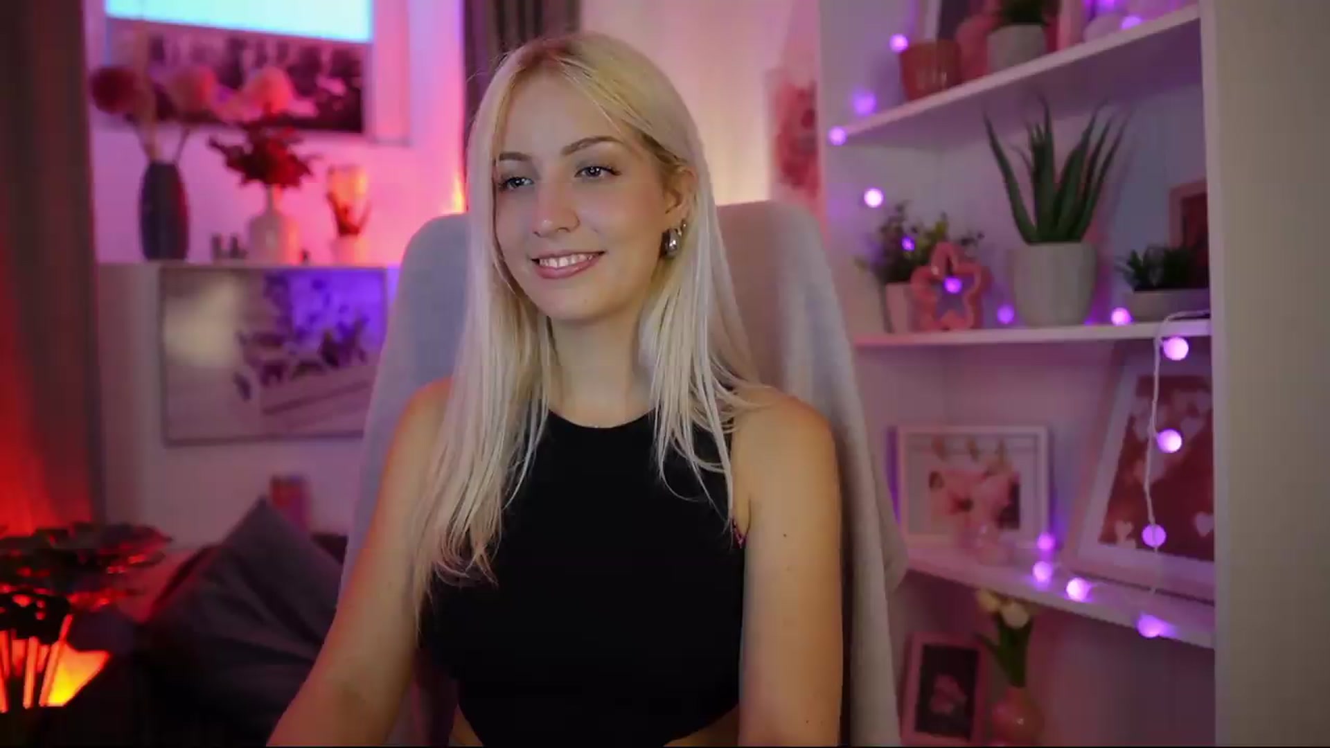 Gallery image thumbnail from Lucy_Cutie's myfreecams stream on, 08/09/2026, 18:06 image 6 of 20